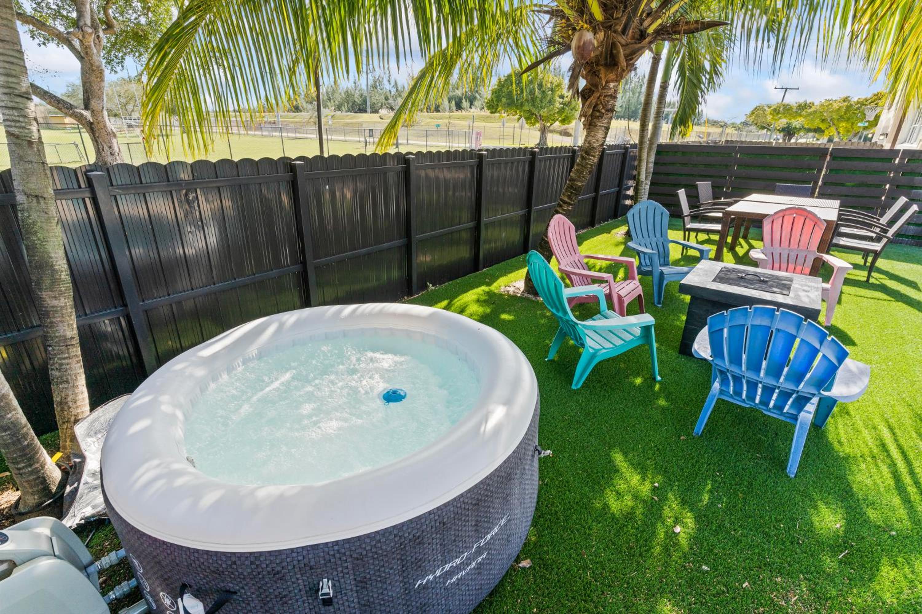 UPSCALE MANSION IN THE HEART OF MIAMI WITH POOL