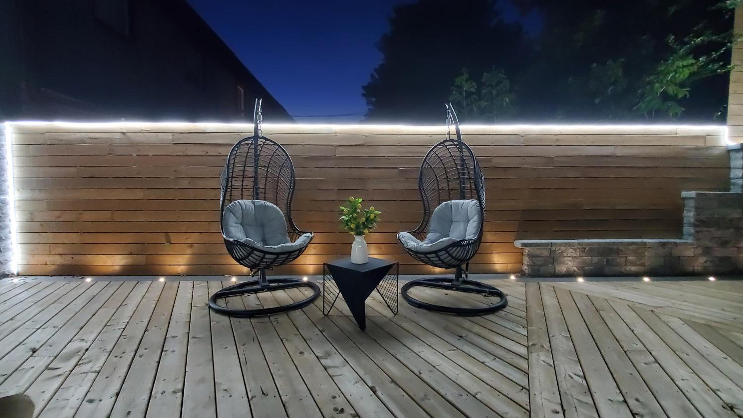 Renovated Guest Suite Near The Lake & High Park in Toronto!