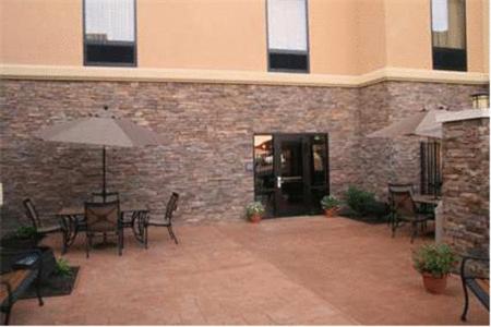 Harrison Vacations - Hampton Inn Harrison - Property Image 2