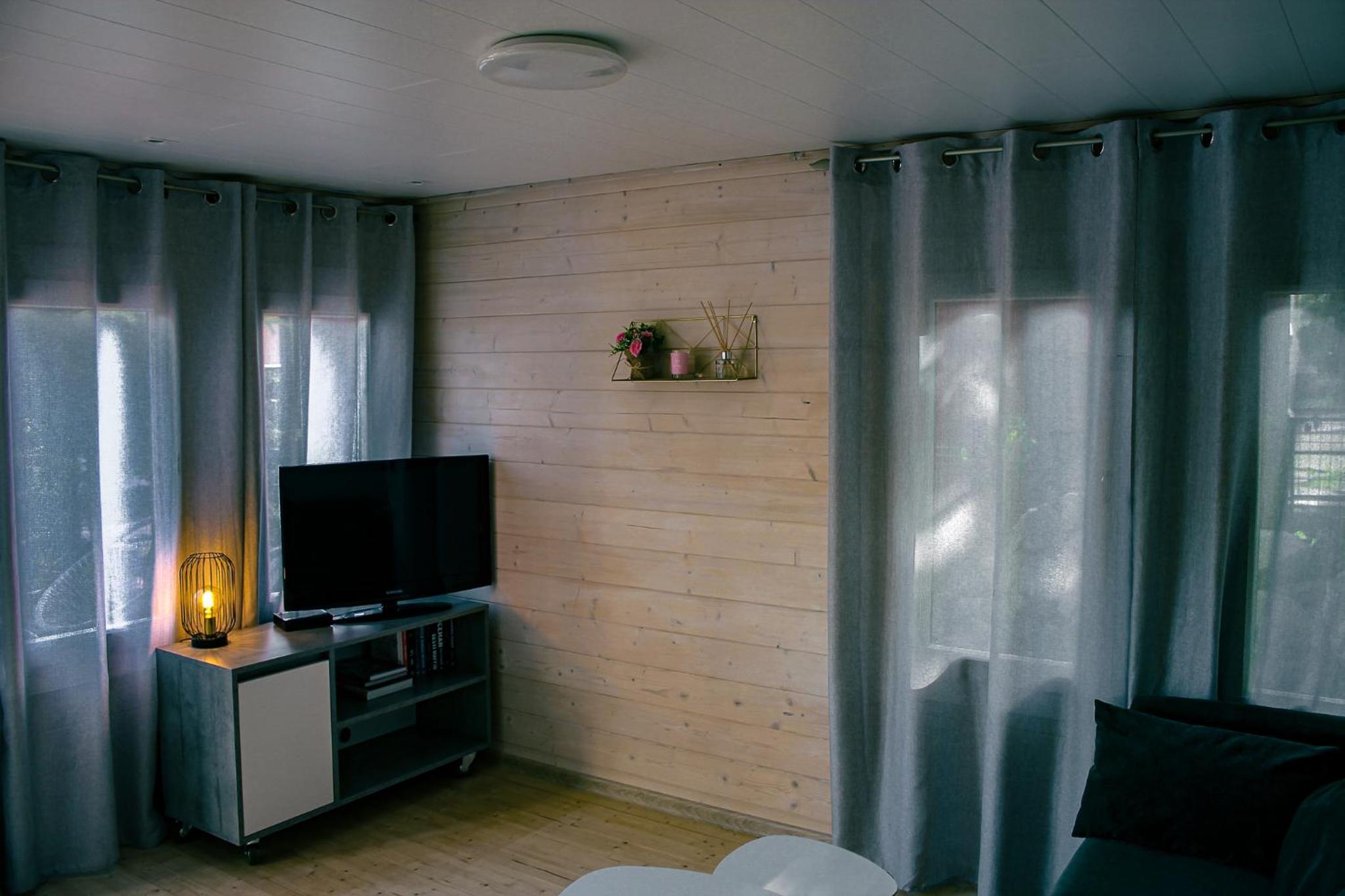 Tiny house near Viljandi lake view 5