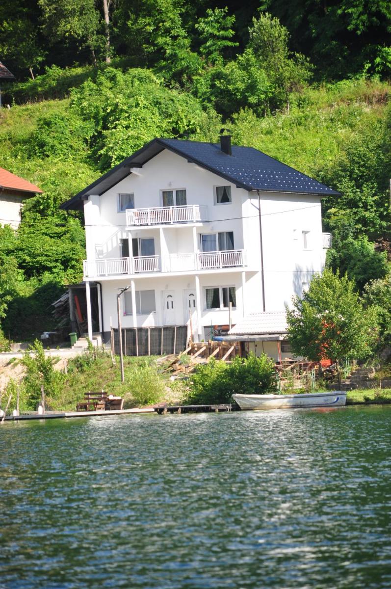 Villa Pliva Lake Jajce view 2