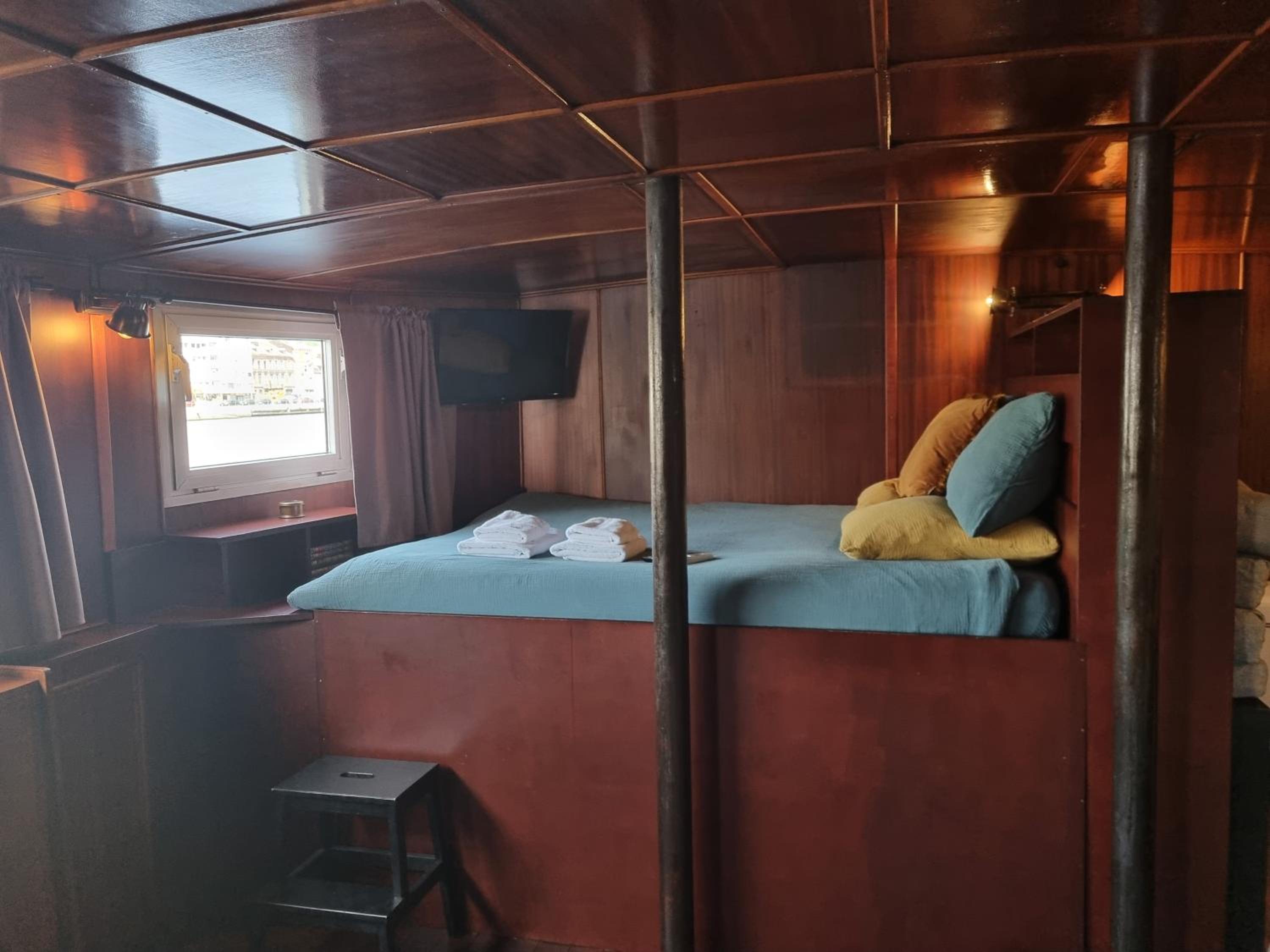 La Cabine du Capitaine view 3