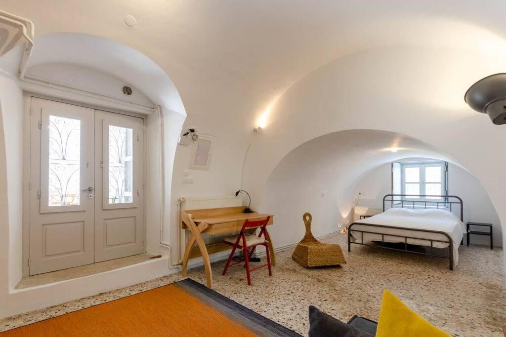 Skounas Home view 4
