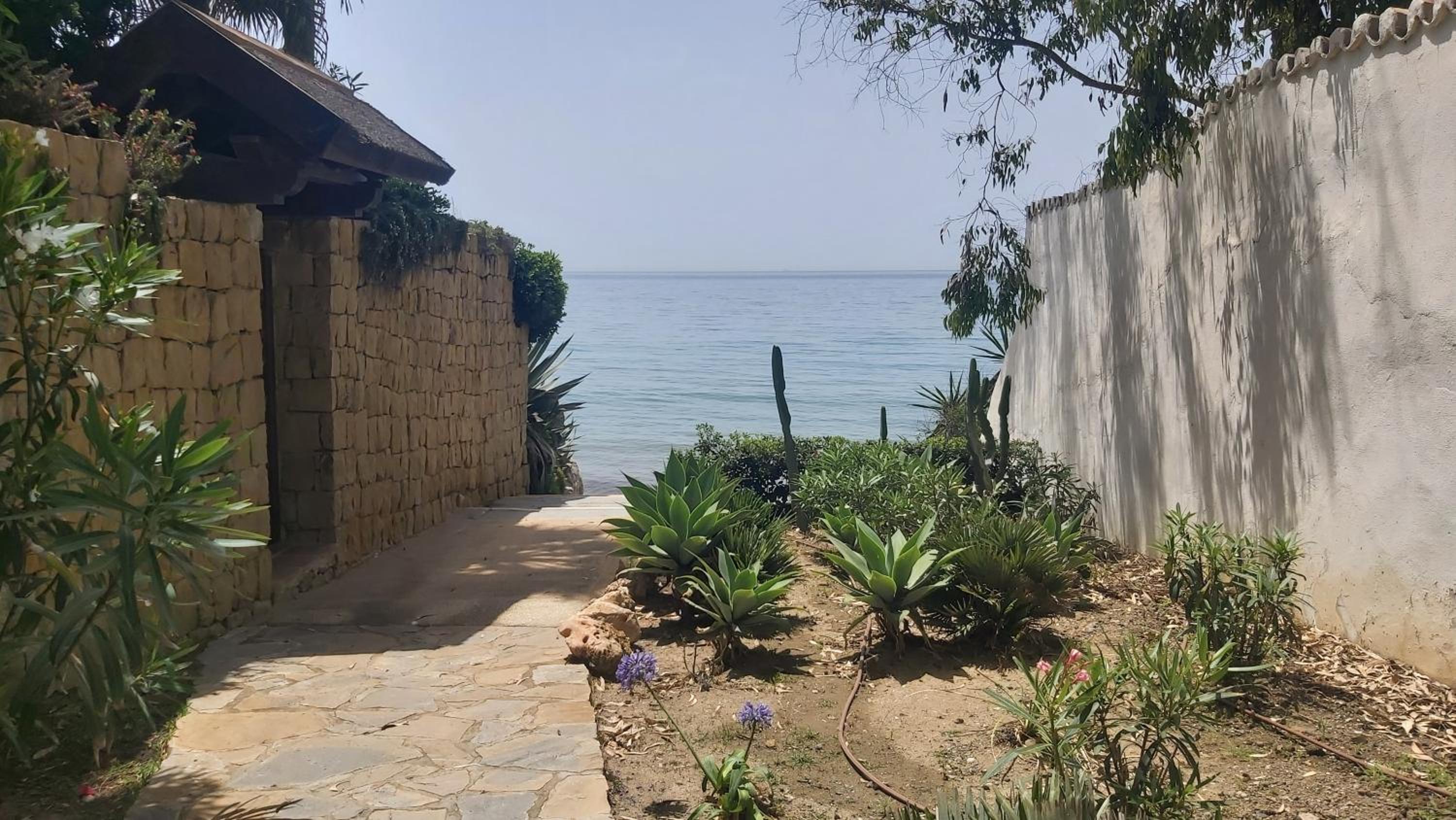 Del Parque Flats Paraiso Beach