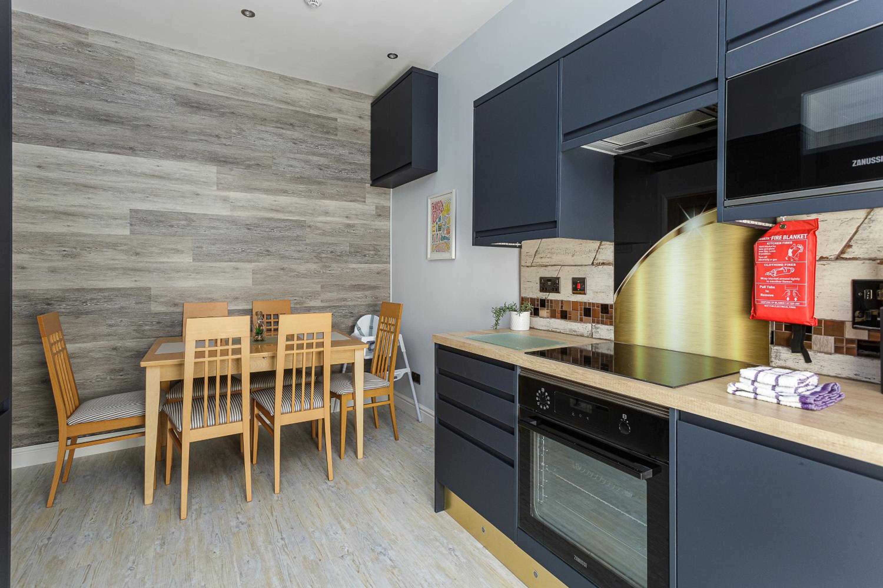 Cormorant PLACE LUXURY PAD 5