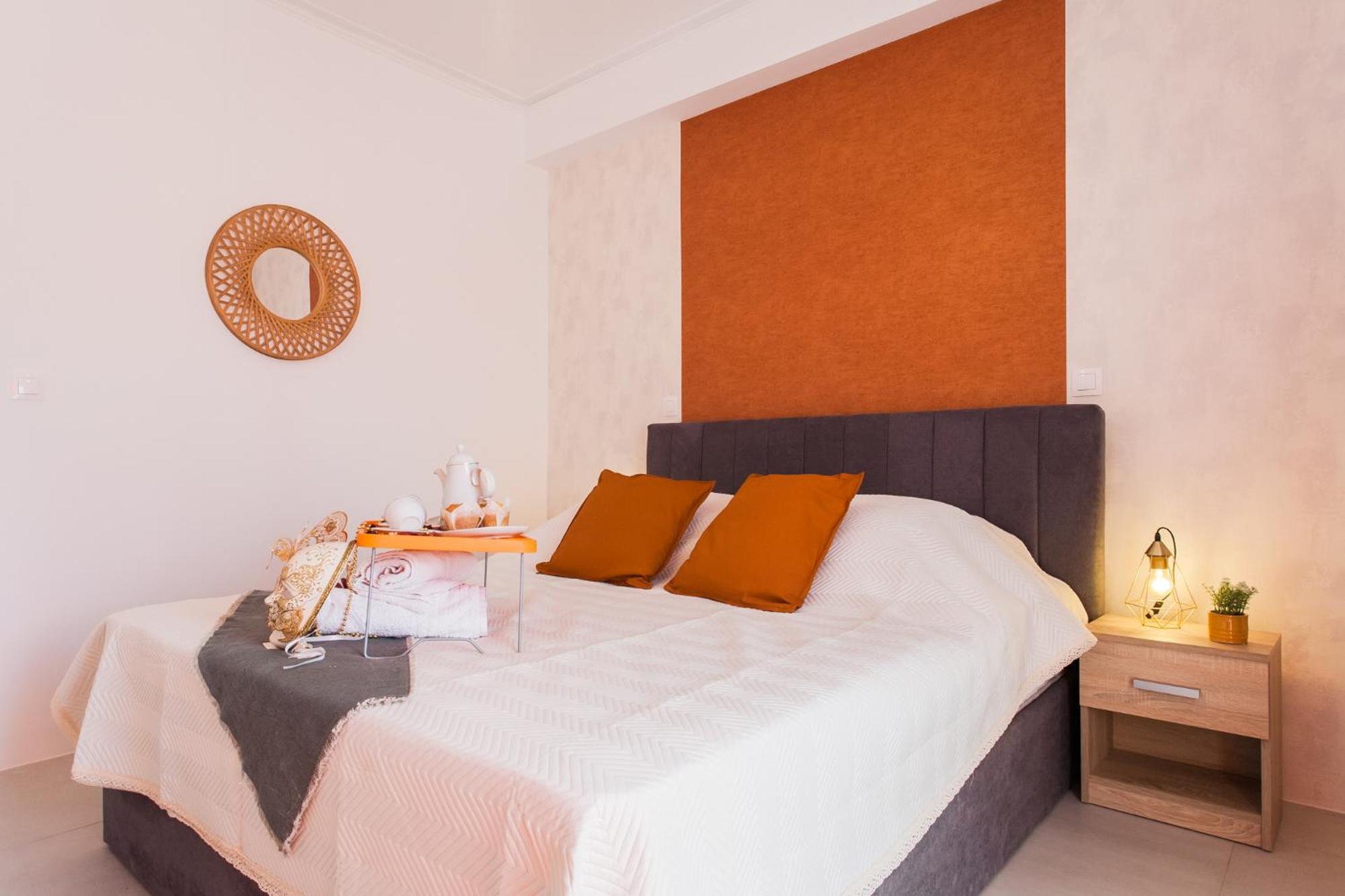 Museum of Modern Art Rooms in apartment, next to metro Suggrou Fix, walk to Acropolis