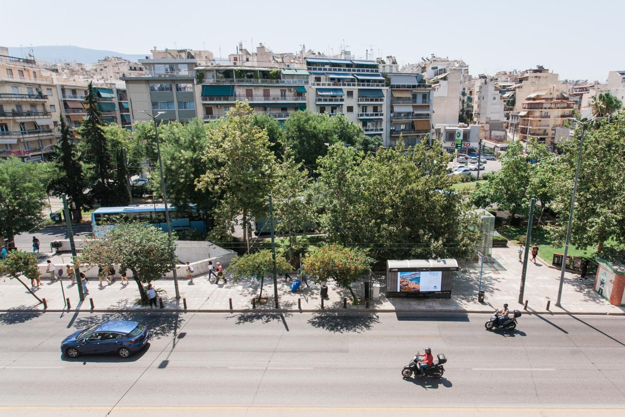 Museum of Modern Art Rooms in apartment, next to metro Suggrou Fix, walk to Acropolis