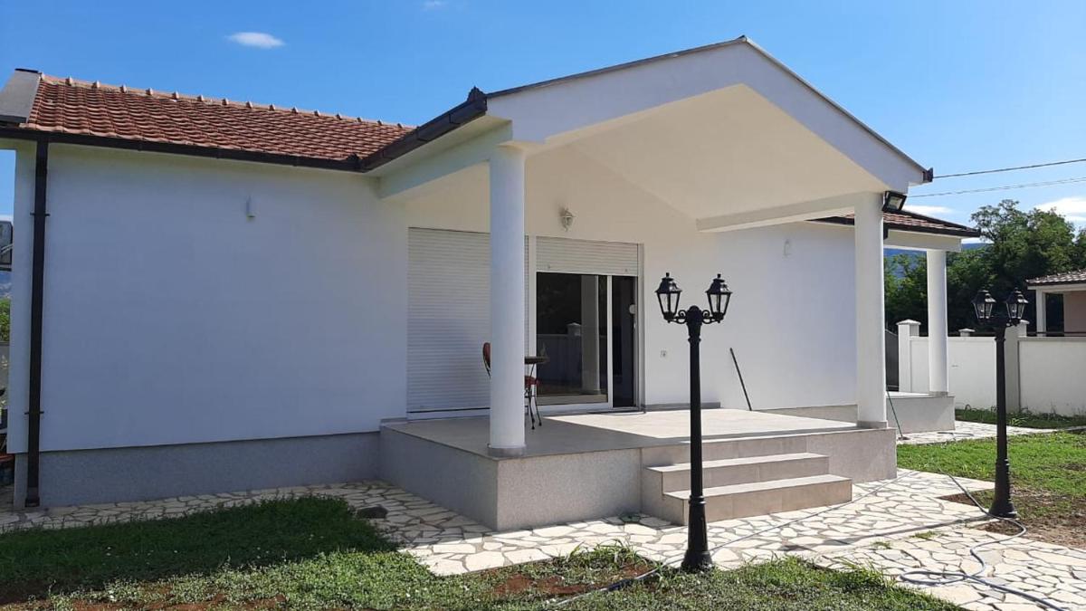 Deluxe Holiday Home-Podgorica photo 4