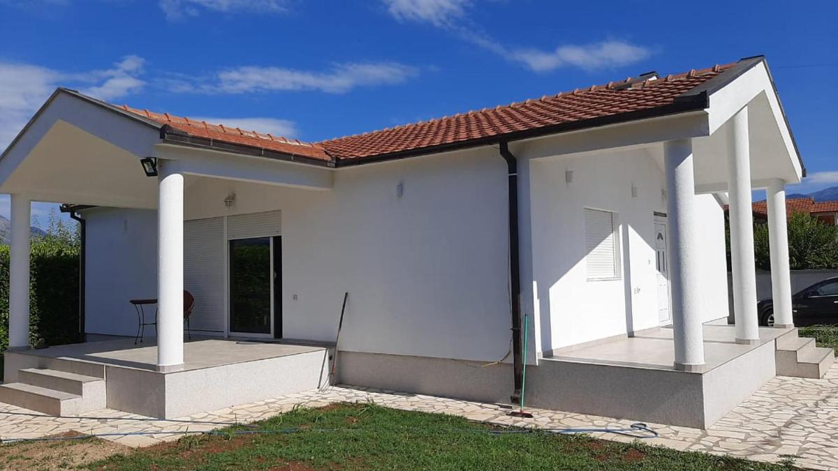 Deluxe Holiday Home-Podgorica photo 3