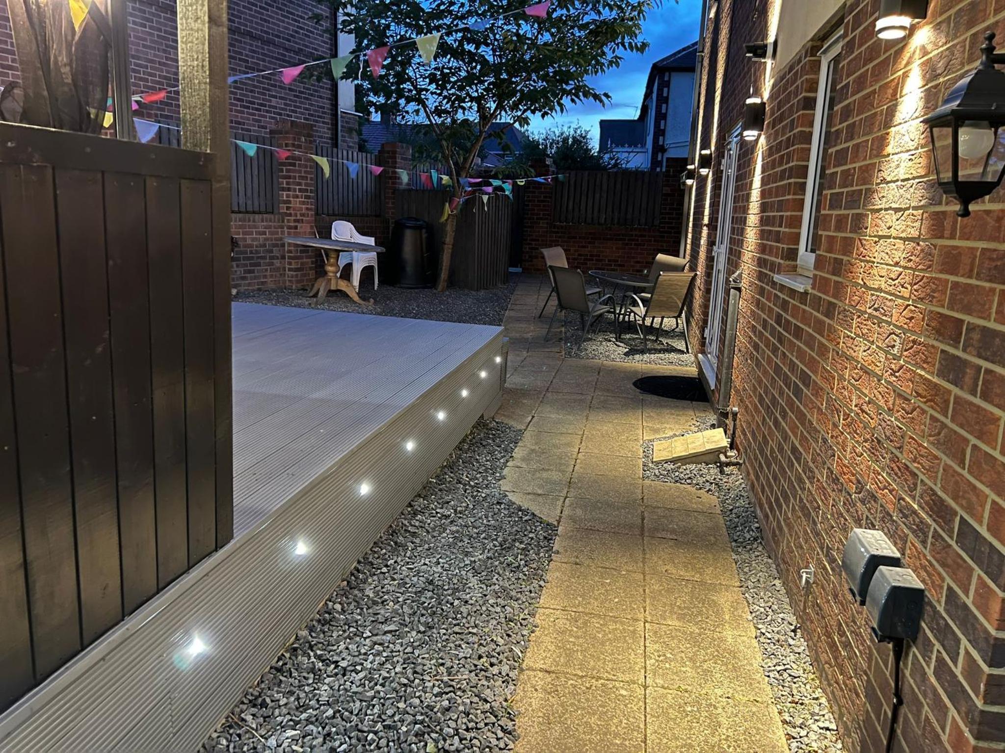 Numero Uno Detached Aparthouse 7 BR Hot Tub Wifi Parking Contractors and Group Friendly view 5