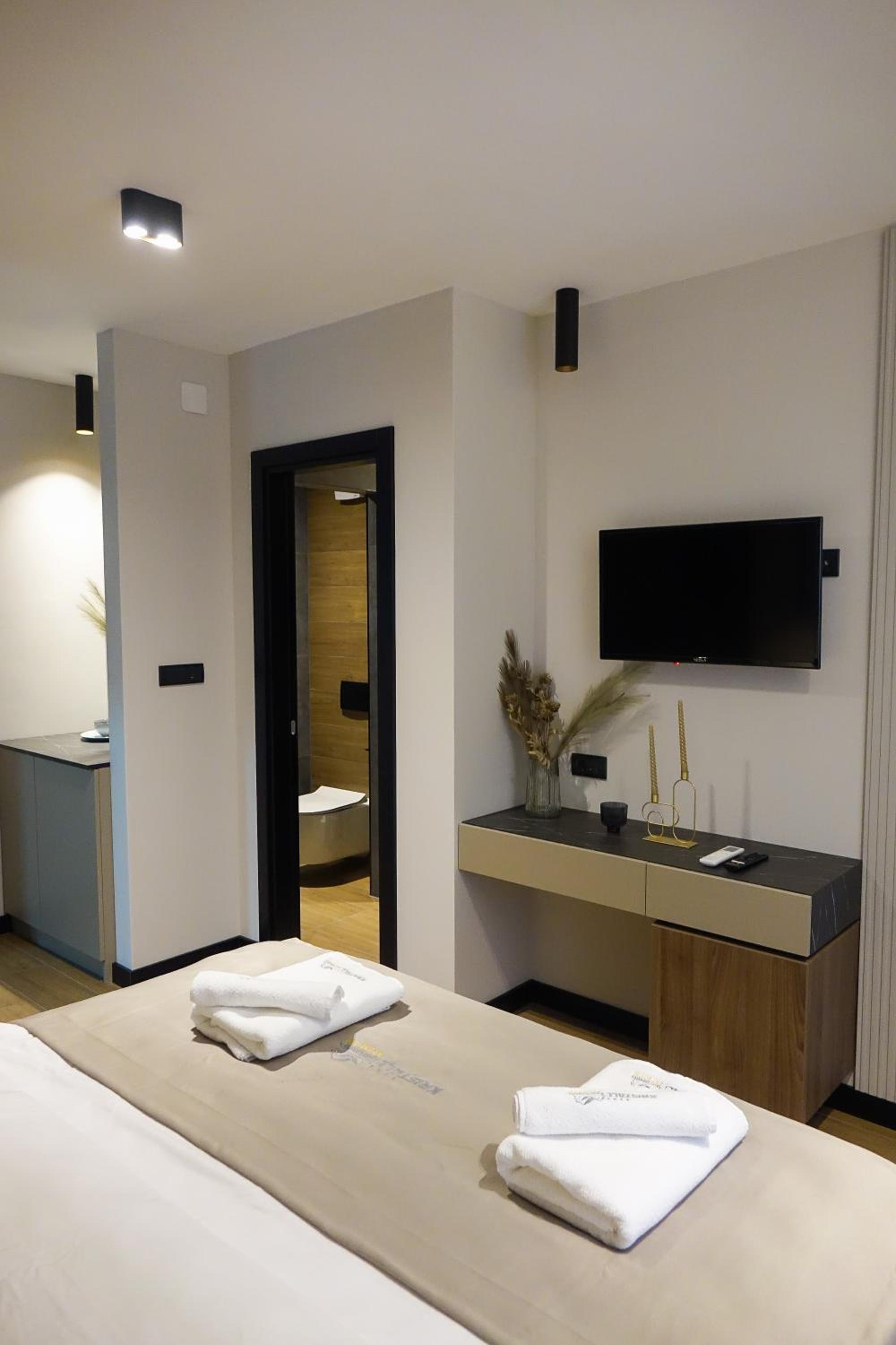 Kristall Apartments Premium view 2