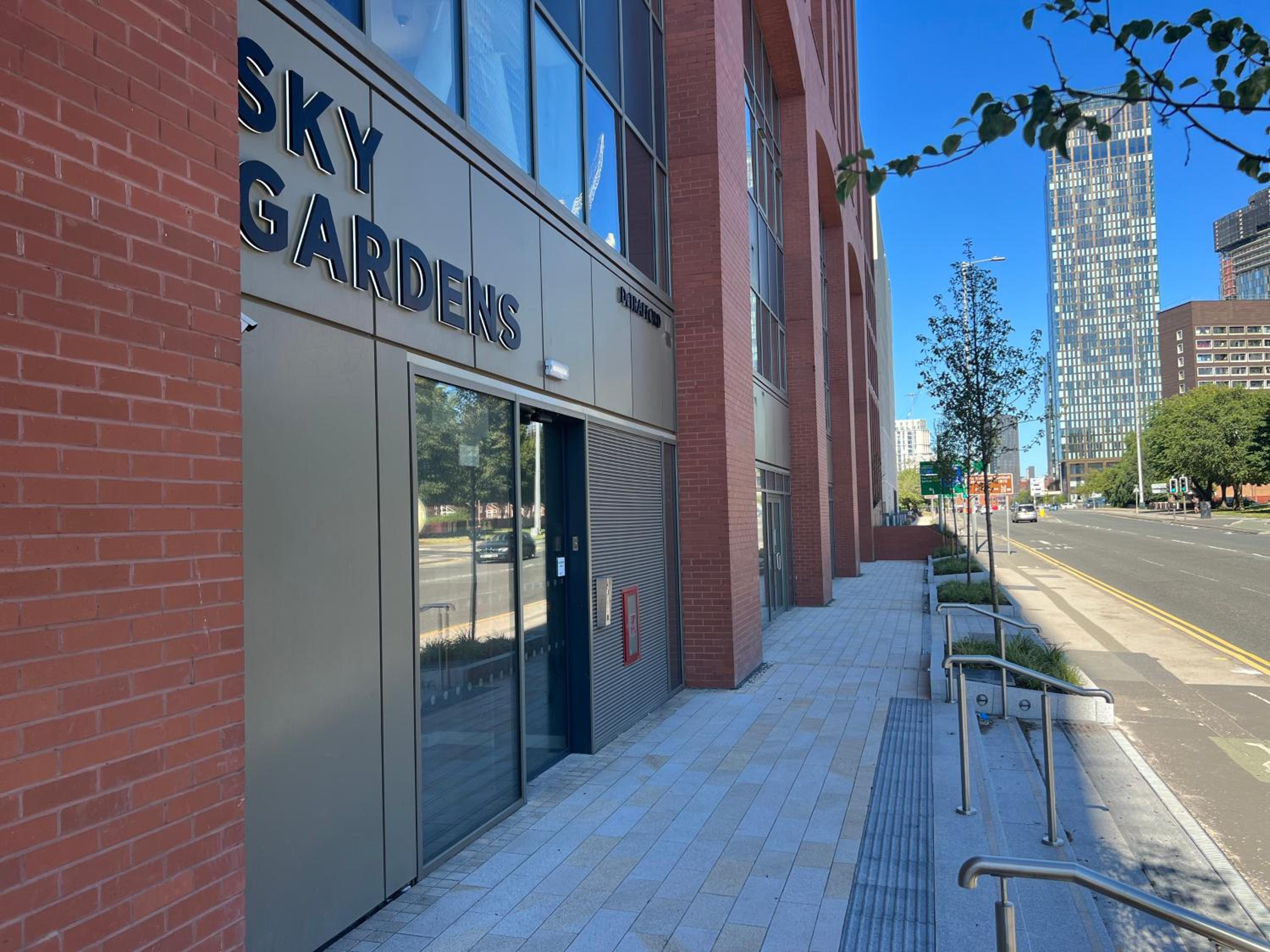 Two Bedrooms Exquisite En-Suite Apartment Deansgate view 4