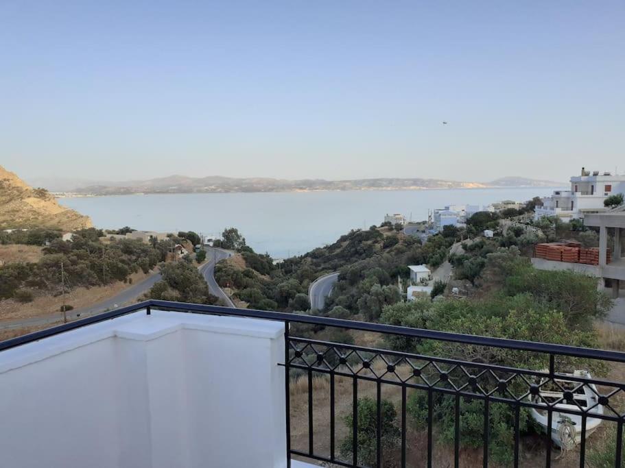 Το σπίτι που σε ταξιδεύει (The dream boat house). view 4