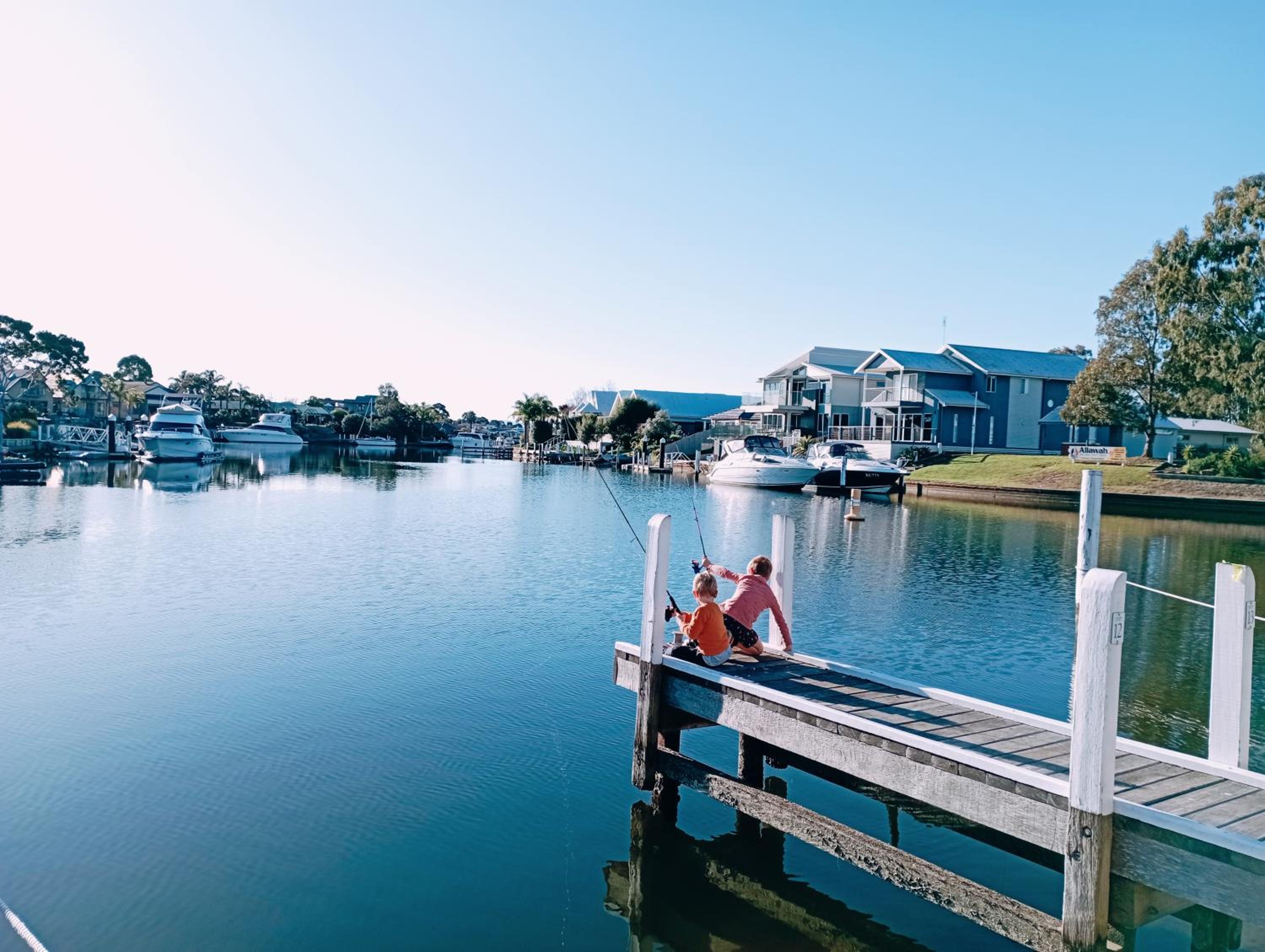 Captains Cove 1st Floor Spa Luxury Apartments - Free Netflix