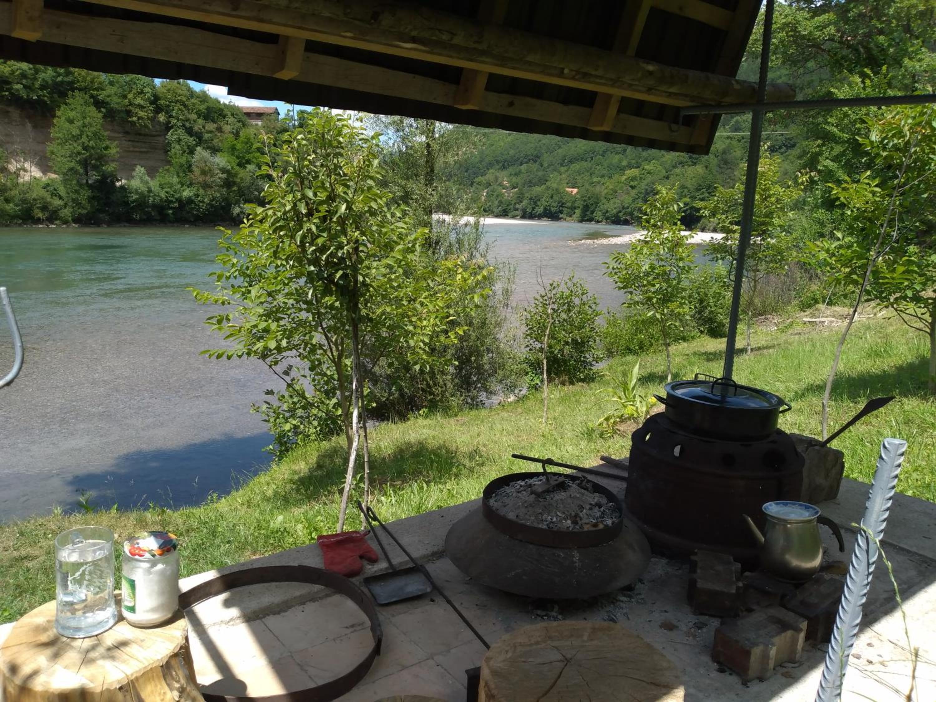 Vikendica pored Drine Foča