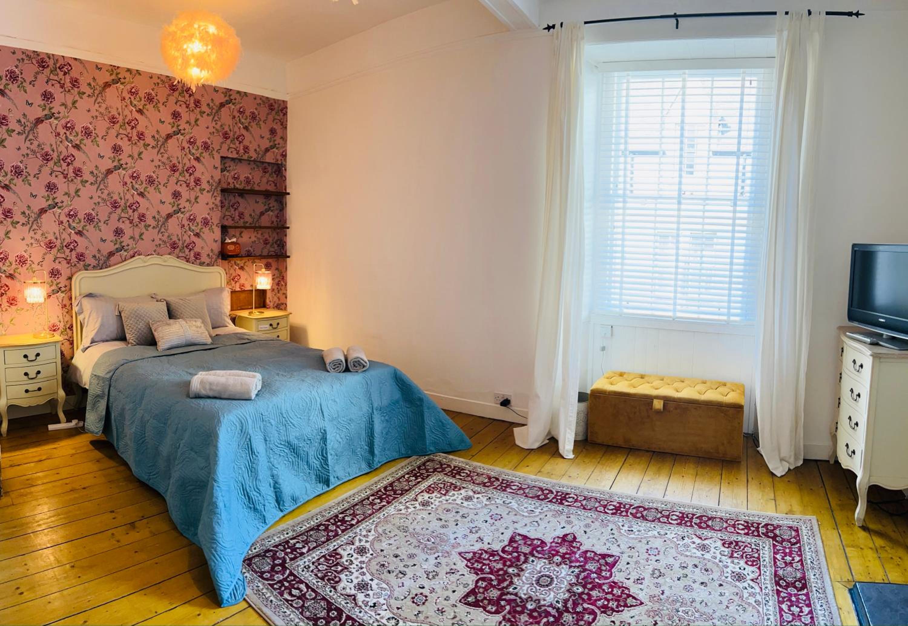Old Town Centre Apartment 5 mins to Edinburgh Castle view 4