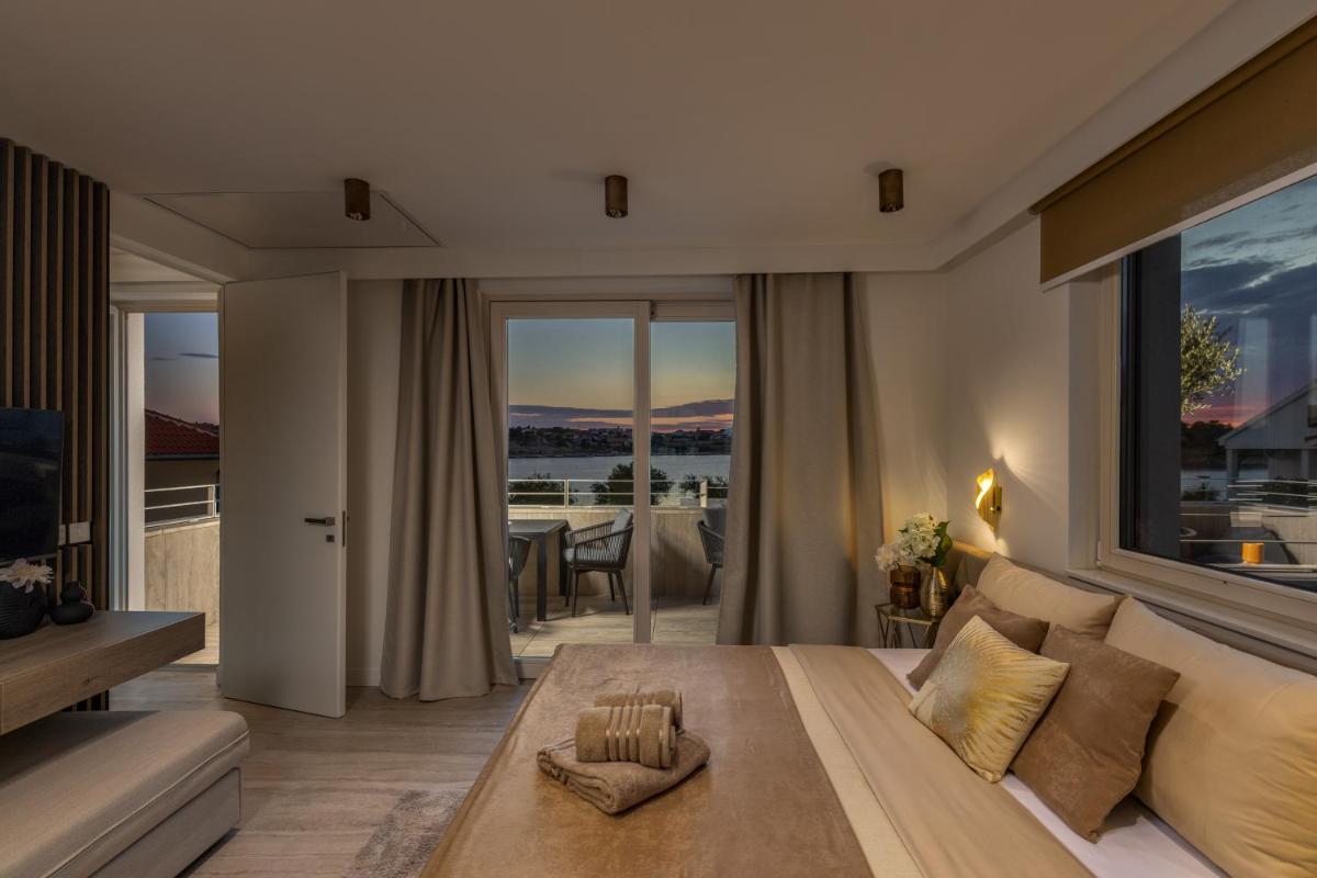 Villa Arca, sea view/sauna/open/closed/heated pool view 3