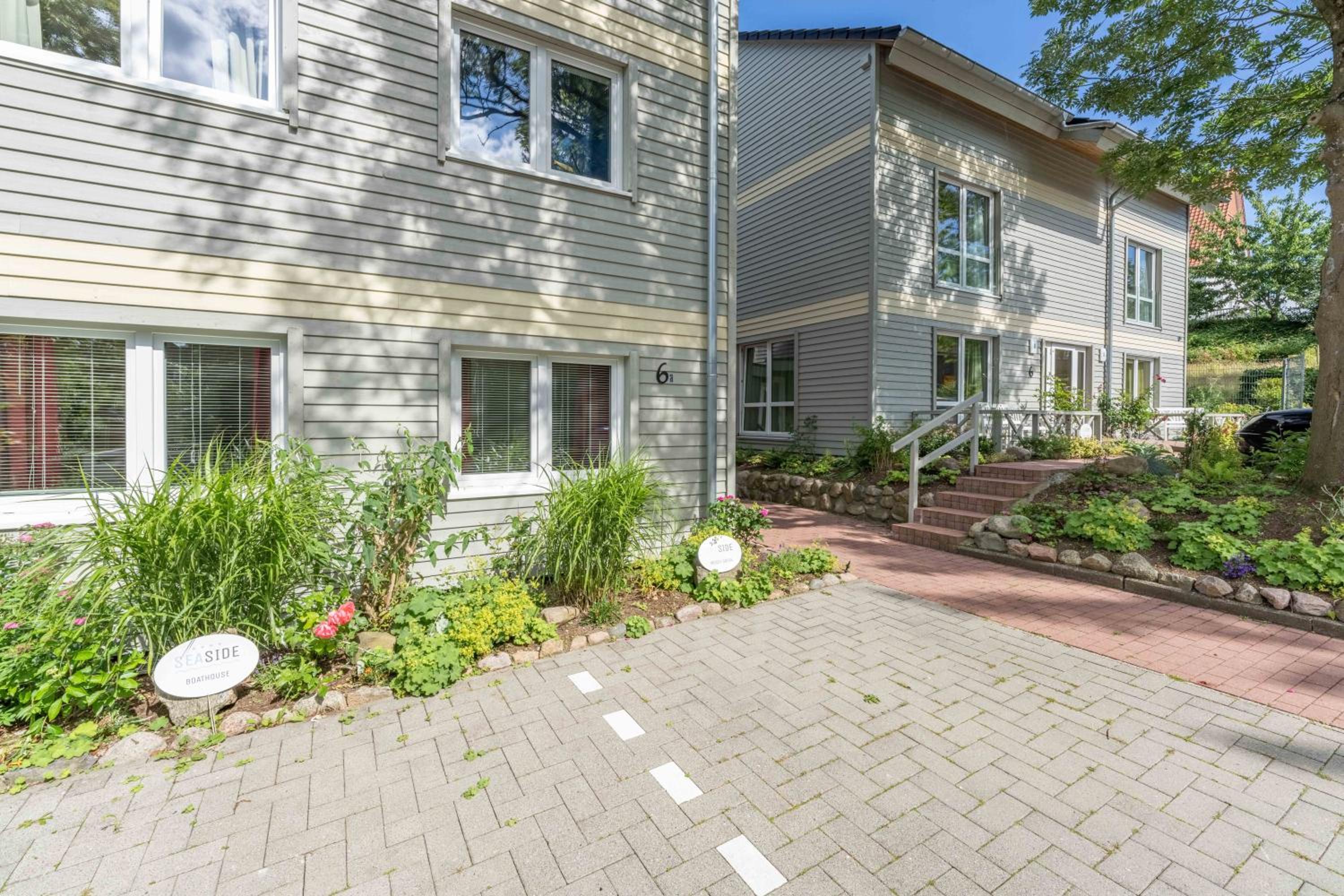 SEASIDE APARTMENTS - BOATHOUSE