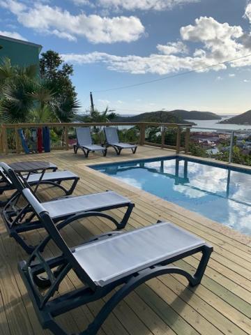 The Green Iguana Hotel view 5