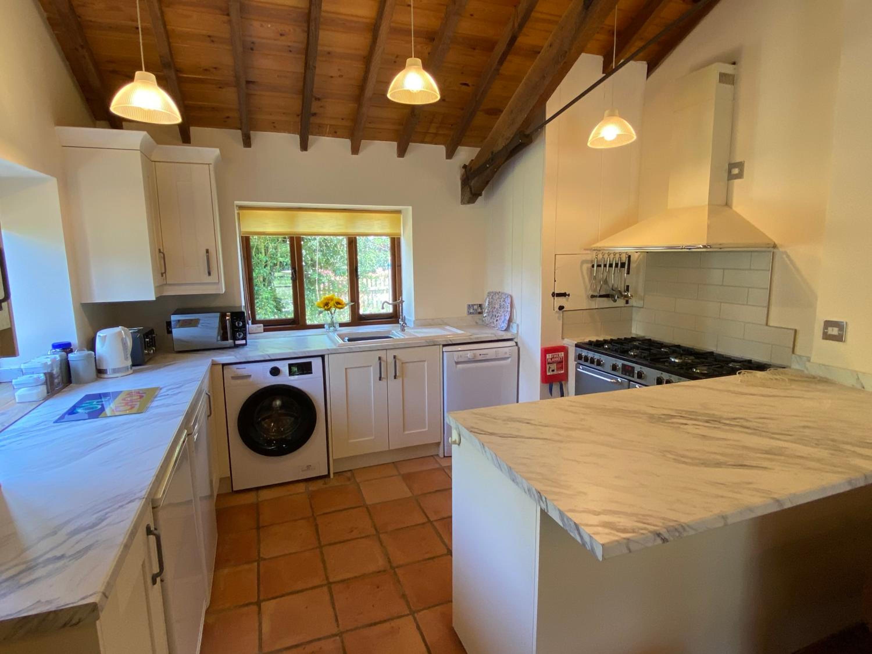 Brundish Suffolk Barn 2 Bed Idyllic 6 acres view 4