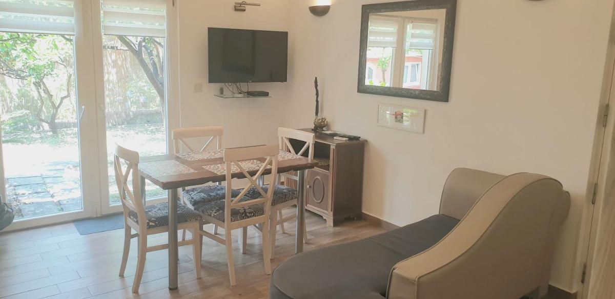 Garden apartmant near sea view 2