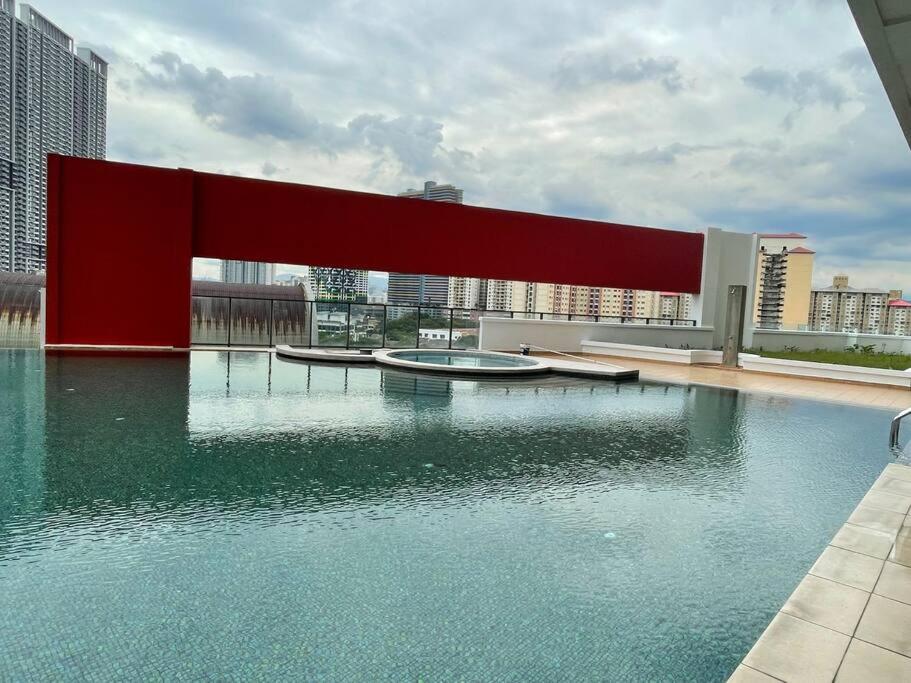 Private Jacuzzi Luxury Suite at KL City 178