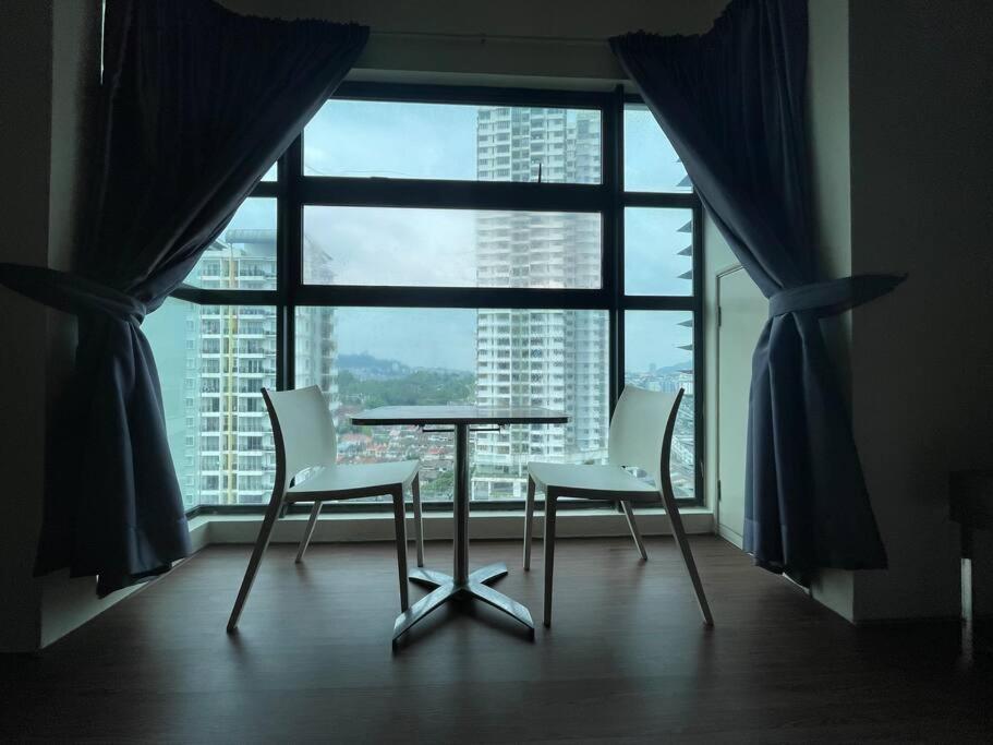 Private Jacuzzi Luxury Suite at KL City 178