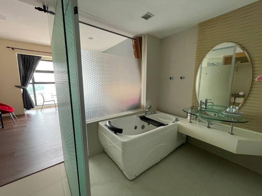 Private Jacuzzi Luxury Suite at KL City 178