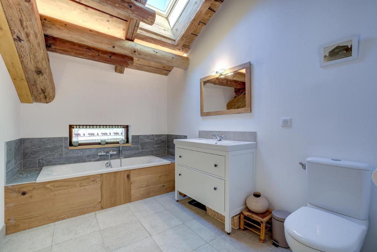 Chalet Heron