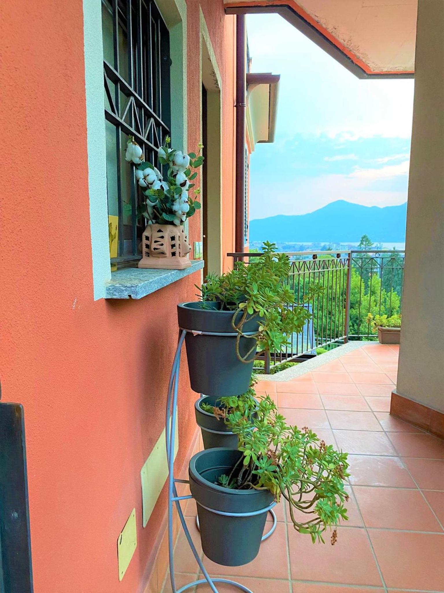 Luino - Scintilla di Lago view 3