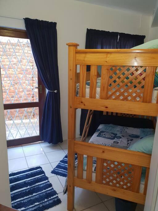 Seascape Lodge 25, Uvongo view 3