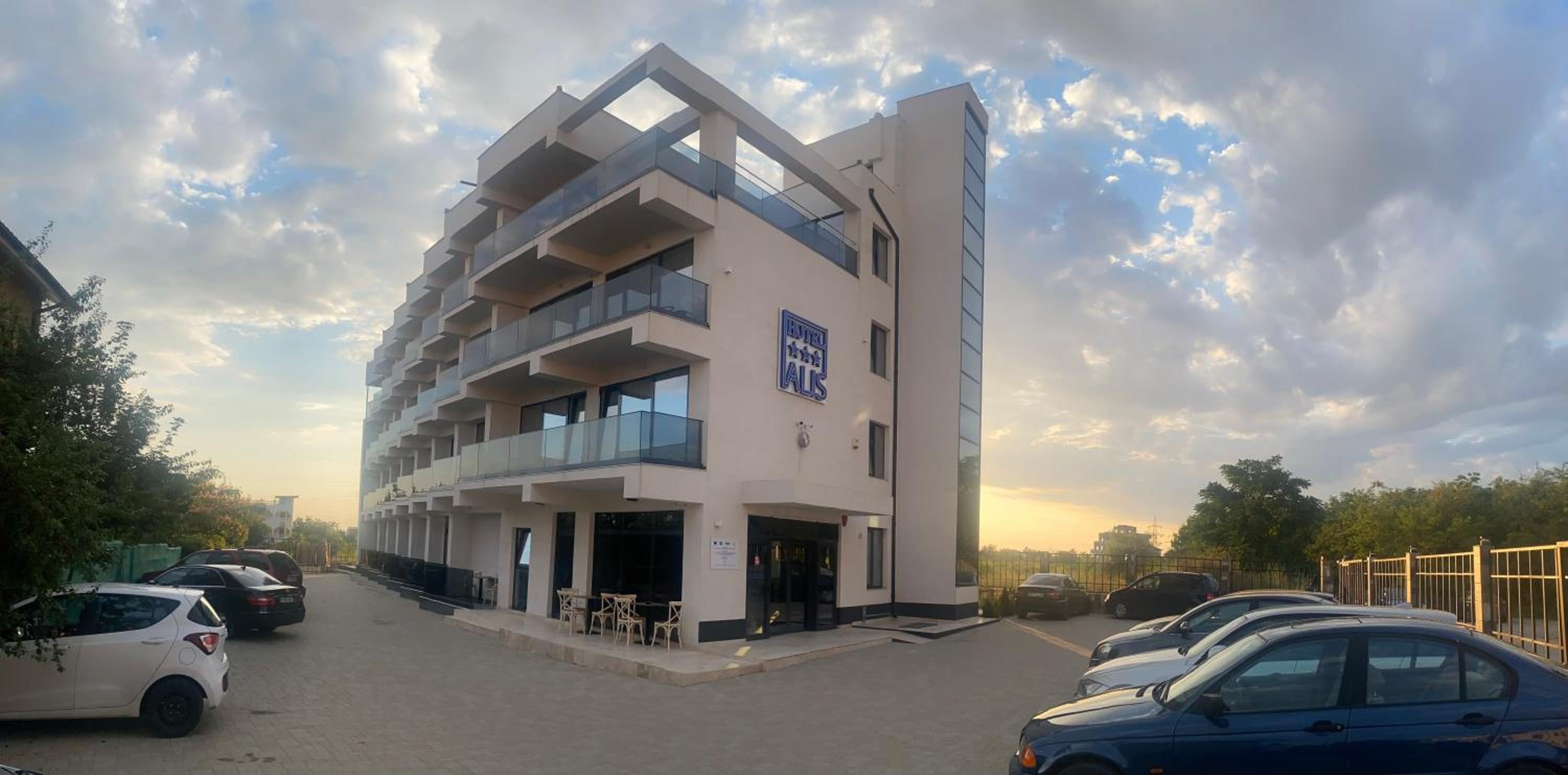 Hotel Alis - Image 1