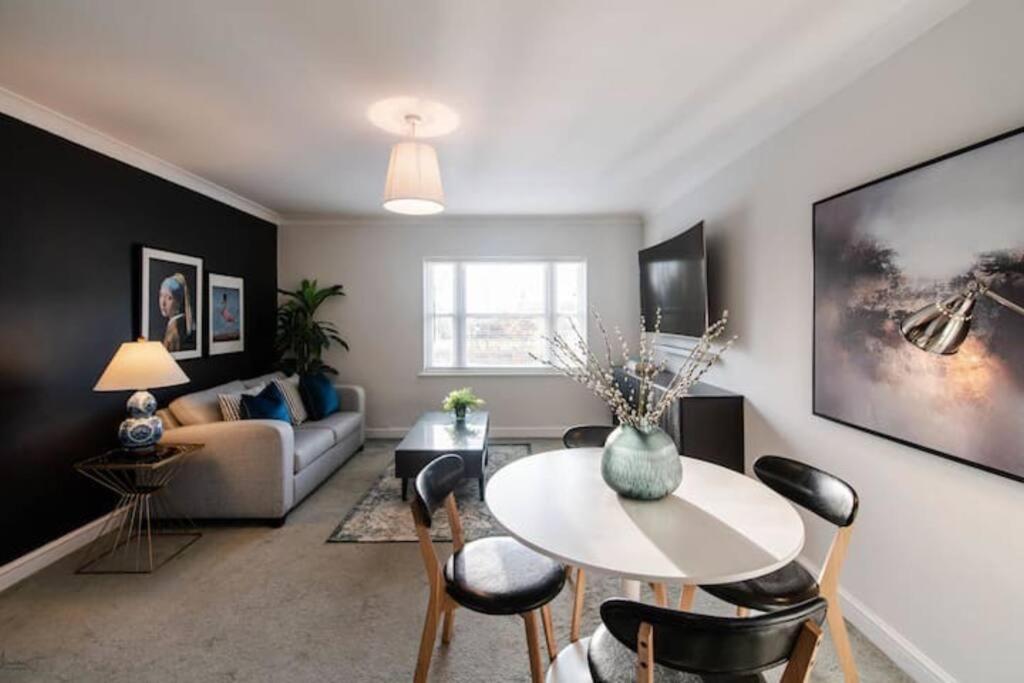 Oxford Vacations - Oxford Summertown Modern Apartment - Property Image 1
