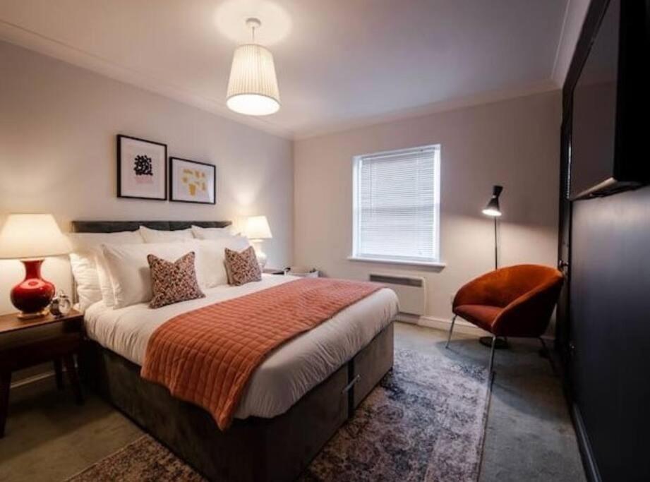 Oxford Vacations - Oxford Summertown Modern Apartment - Property Image 2