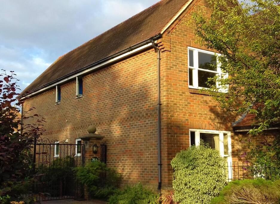 Oxford Vacations - Oxford Summertown Modern Apartment - Property Image 10