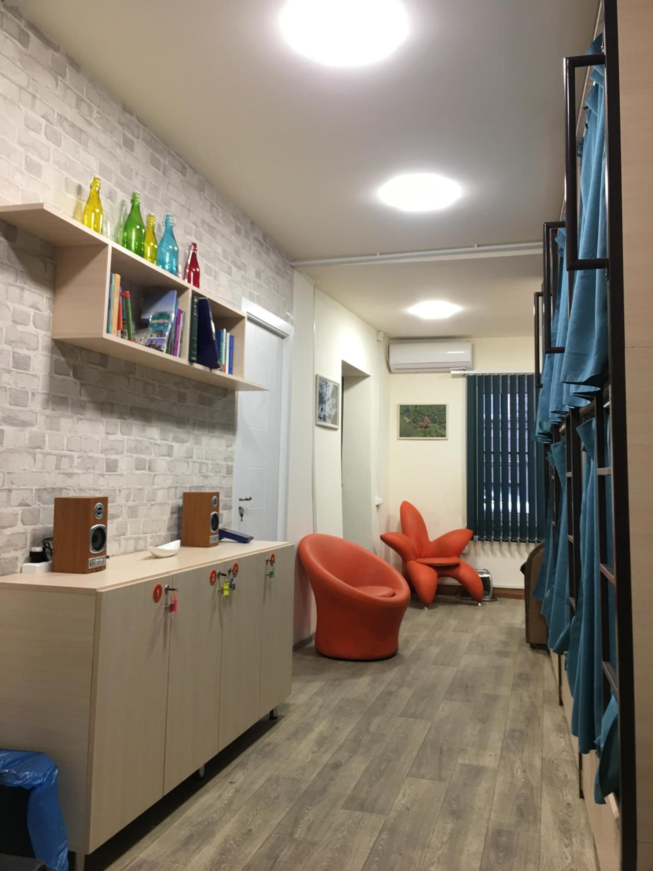 Bonvenon capsule Hostel