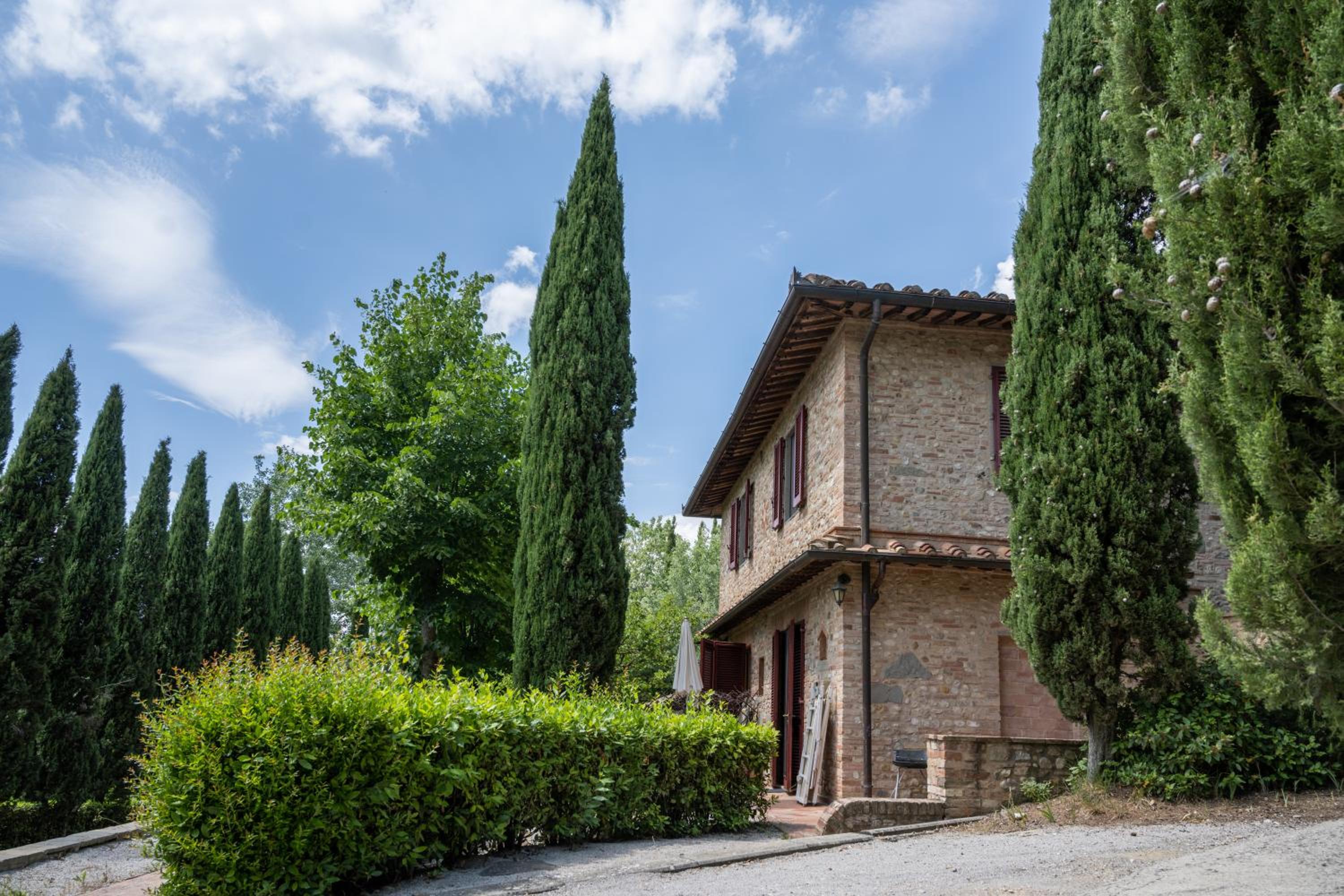 Podere Mezzastrada - Place of Charme