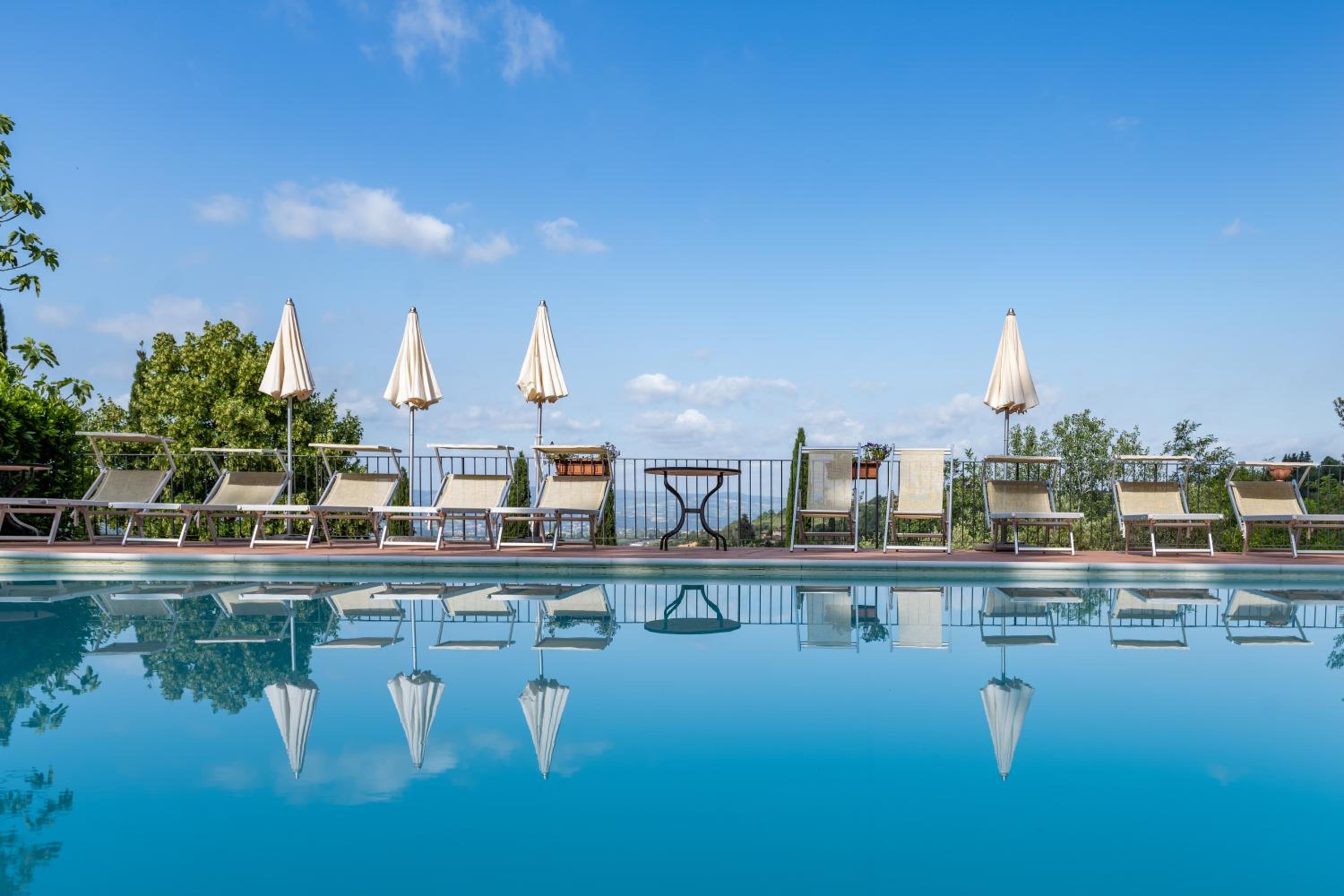 Podere Mezzastrada - Place of Charme