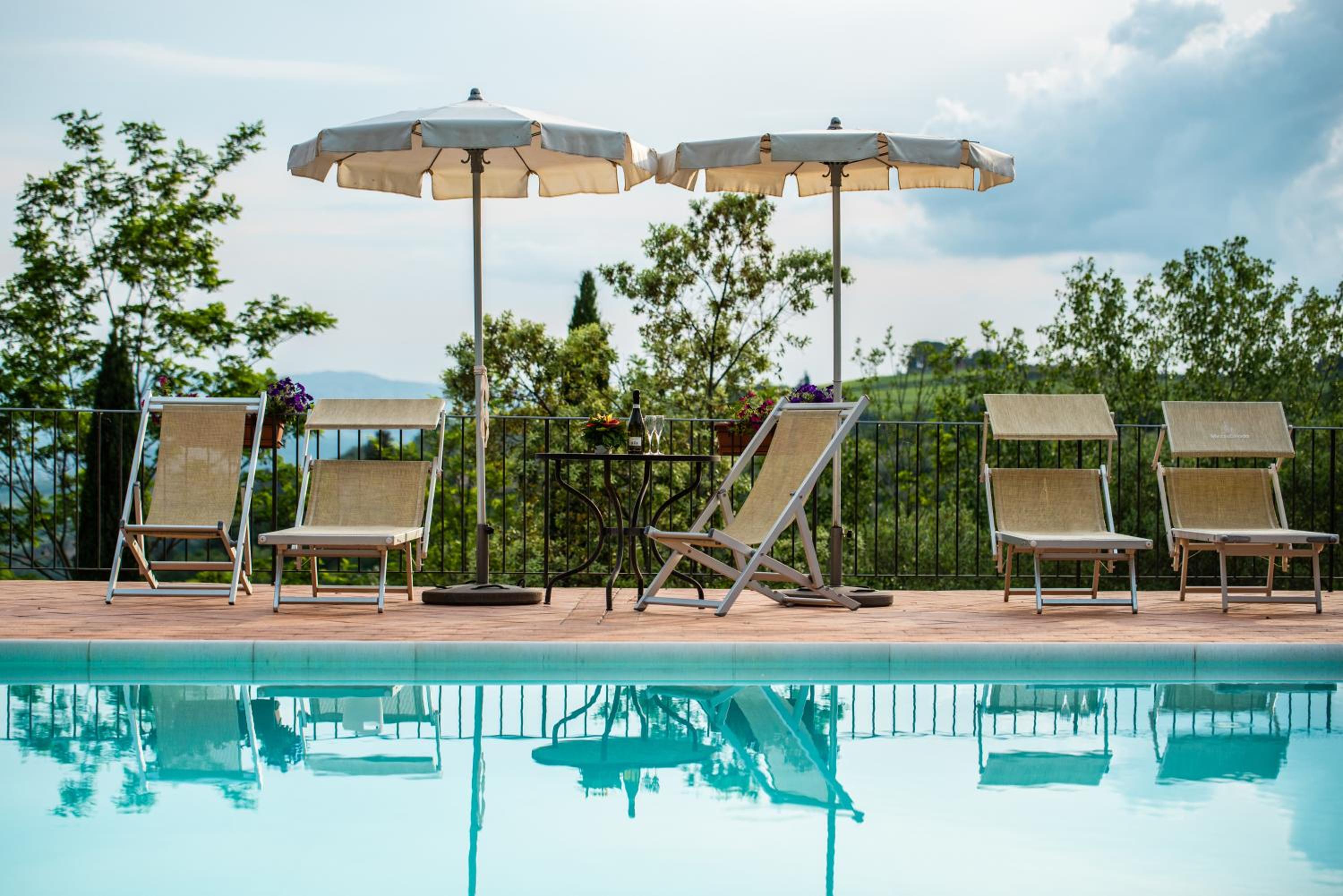 Podere Mezzastrada - Place of Charme