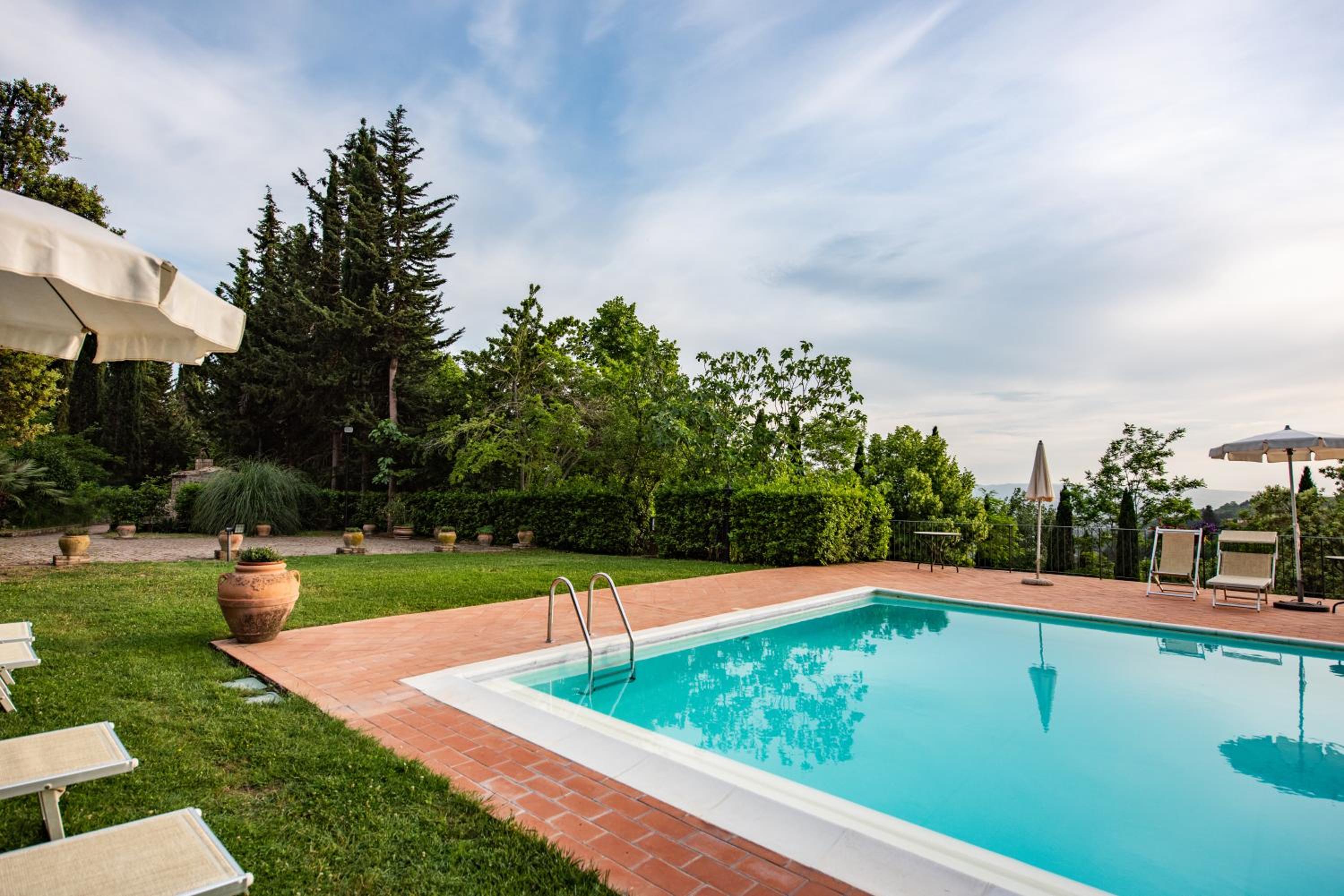 Podere Mezzastrada - Place of Charme