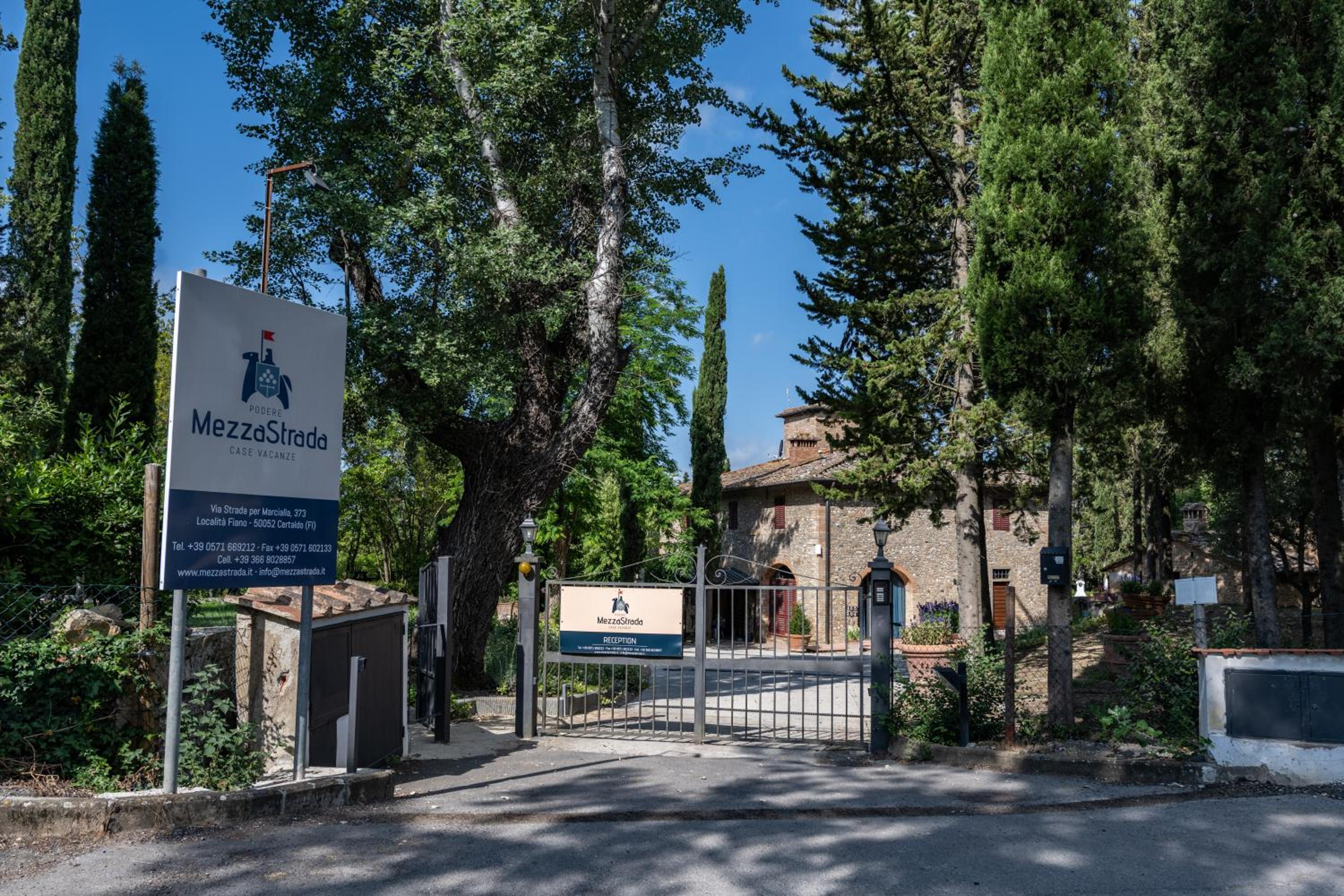 Podere Mezzastrada - Place of Charme