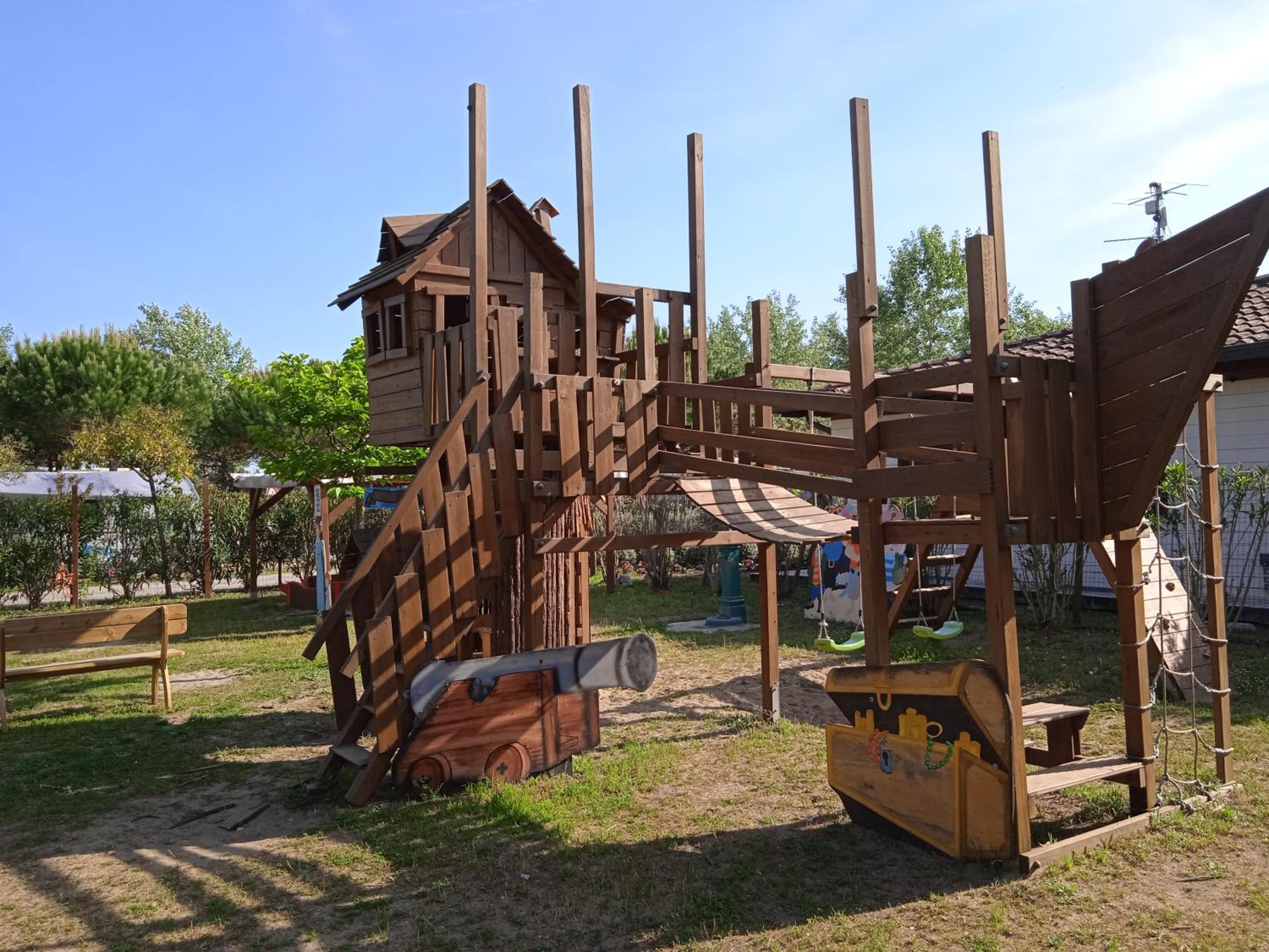 Viareggio Vacations - Mobile home Viareggio - Camping Paradiso- Including airco -Zona Gialla 016 - Property Image 53