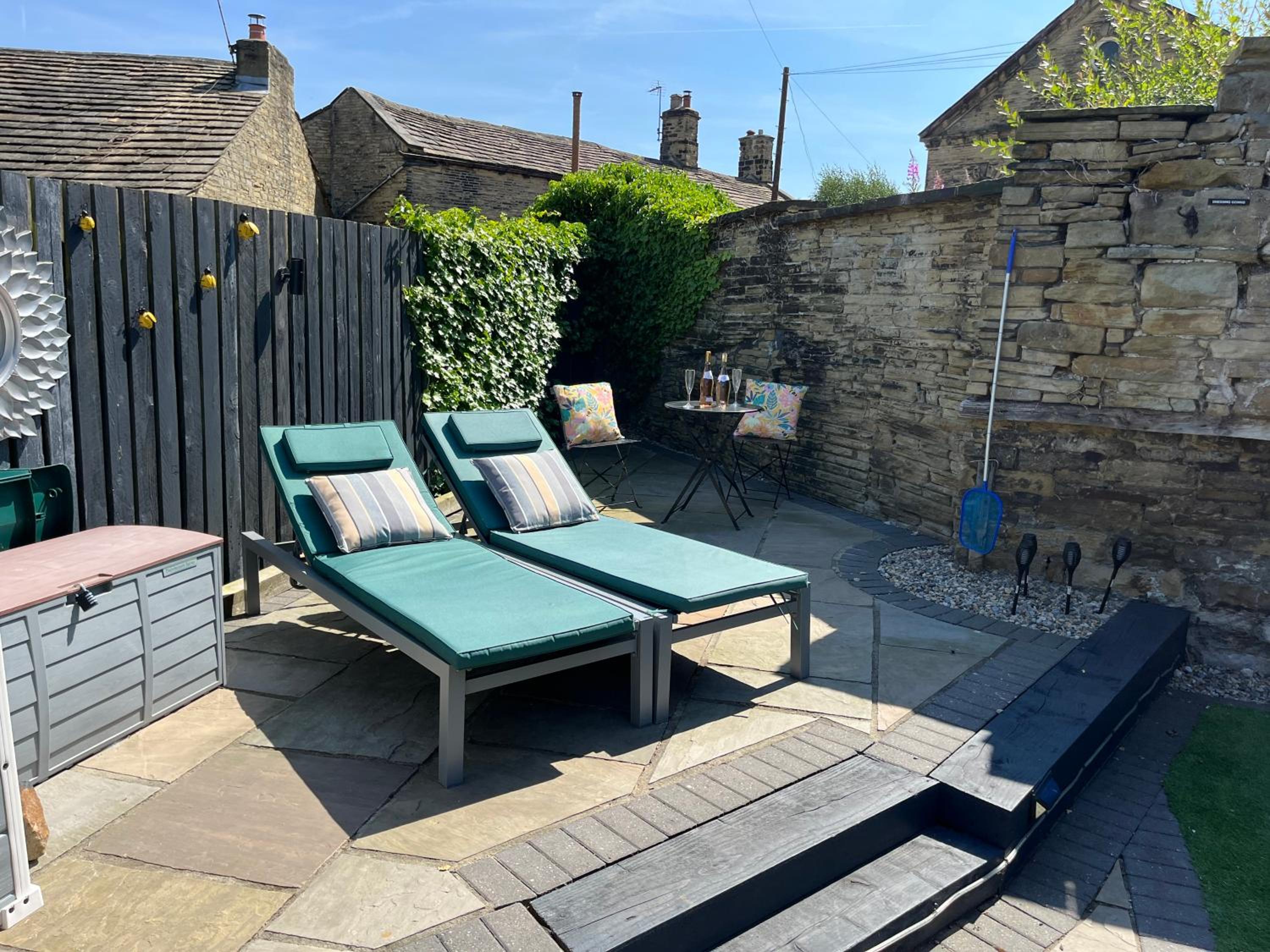 Honeybee Cottage, with a log fire & a hot tub. view 2