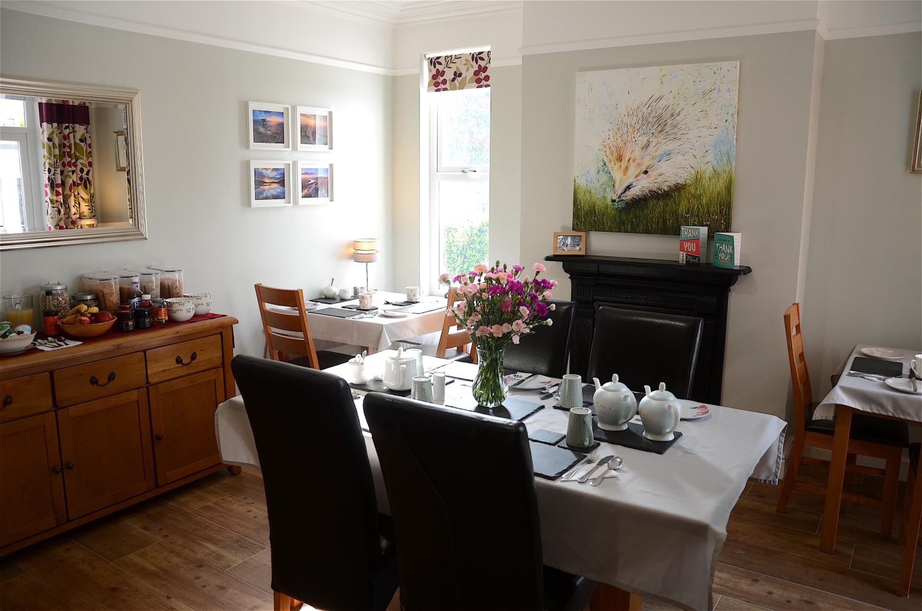 Hotel Lyndene - Image 1