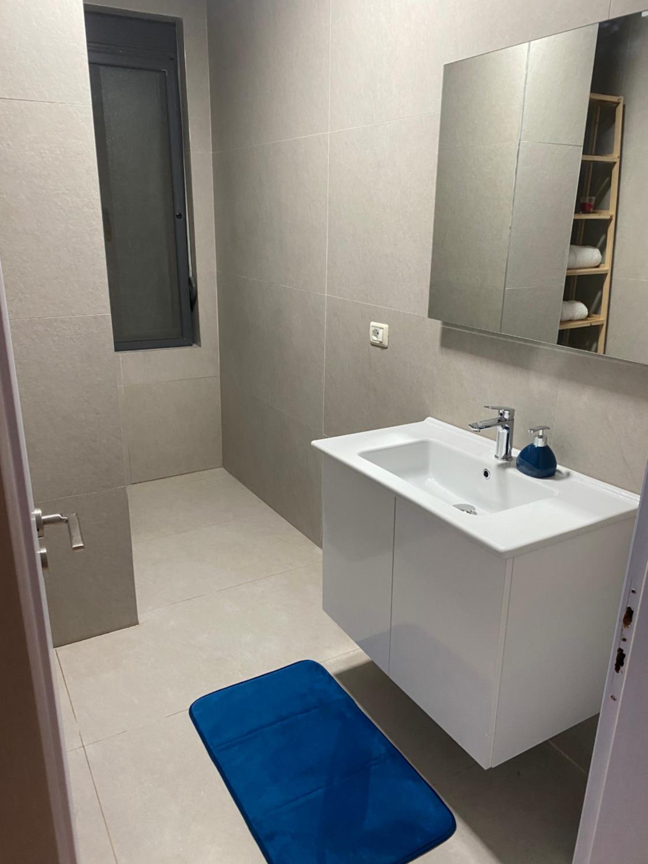 Cheerful 2-bedroom apartment in Golem
