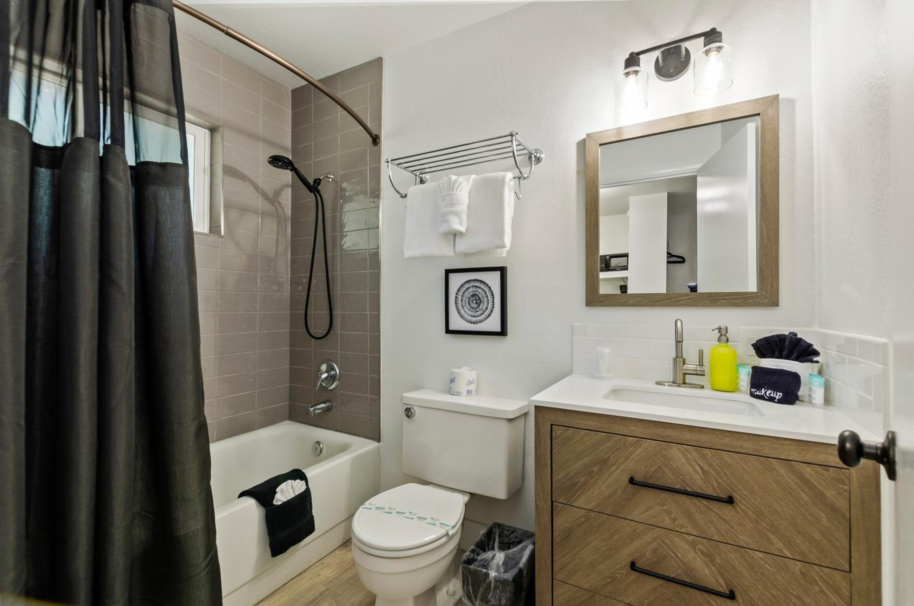 Lake Tahoe Vacations - The Jeffrey Hotel - Property Image 37