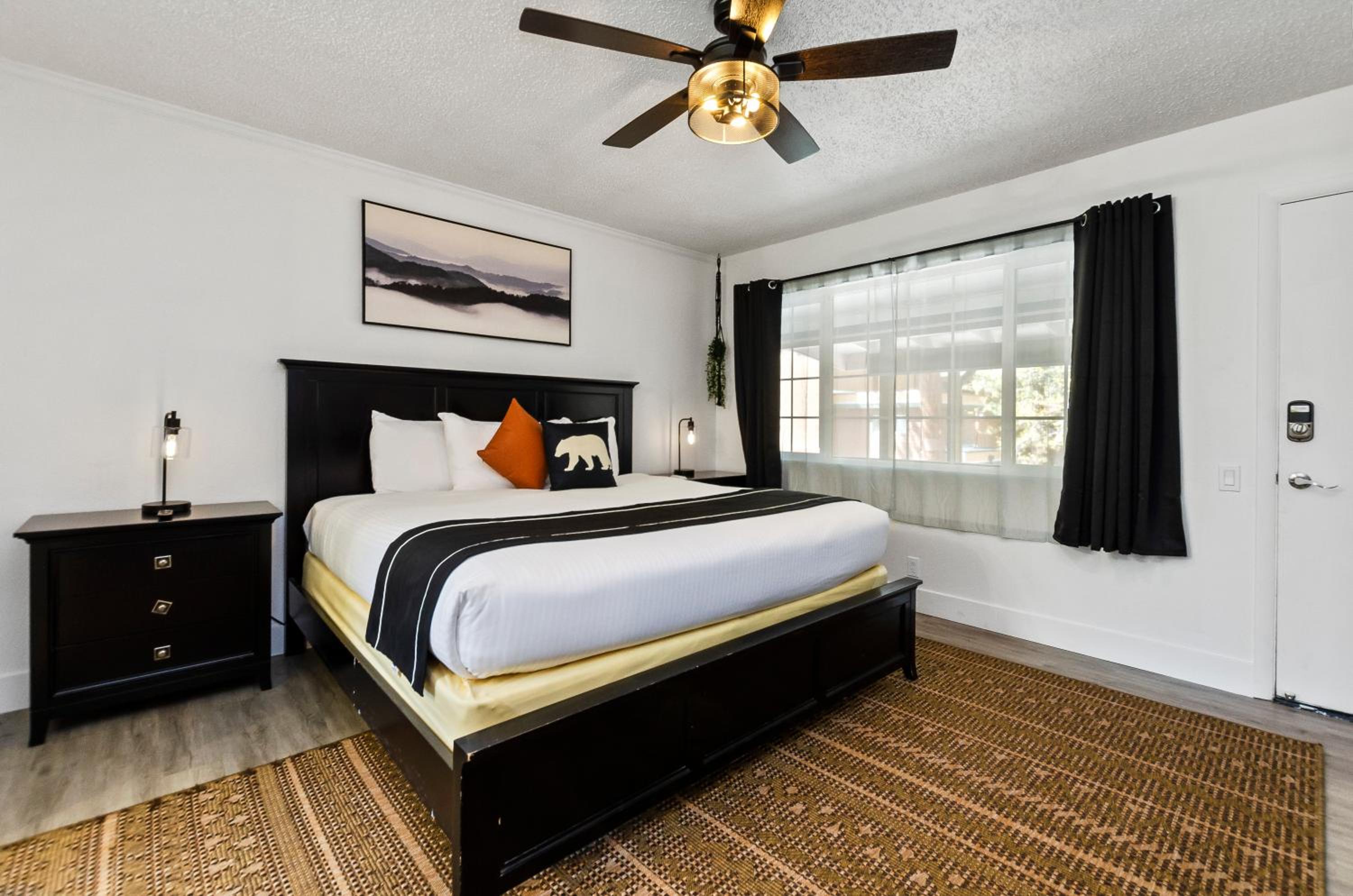 Lake Tahoe Vacations - The Jeffrey Hotel - Property Image 42