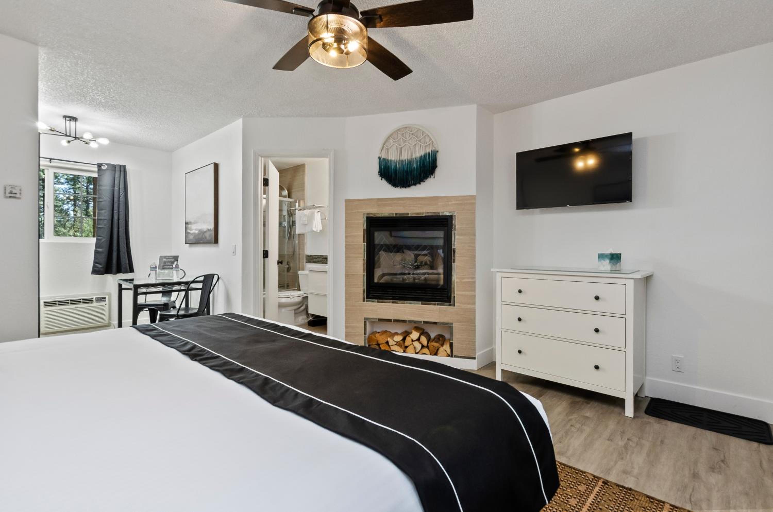 Lake Tahoe Vacations - The Jeffrey Hotel - Property Image 8