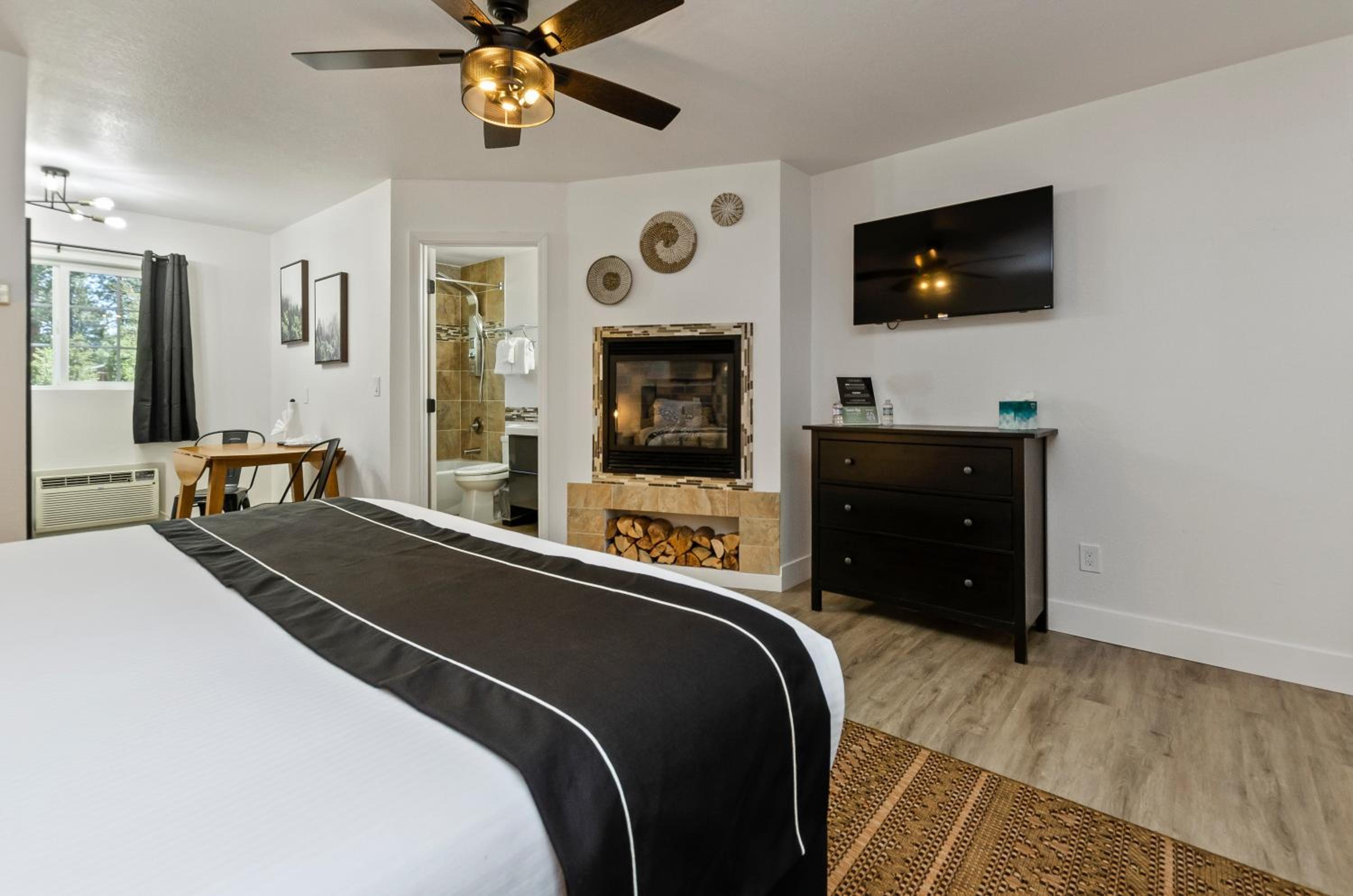 Lake Tahoe Vacations - The Jeffrey Hotel - Property Image 15