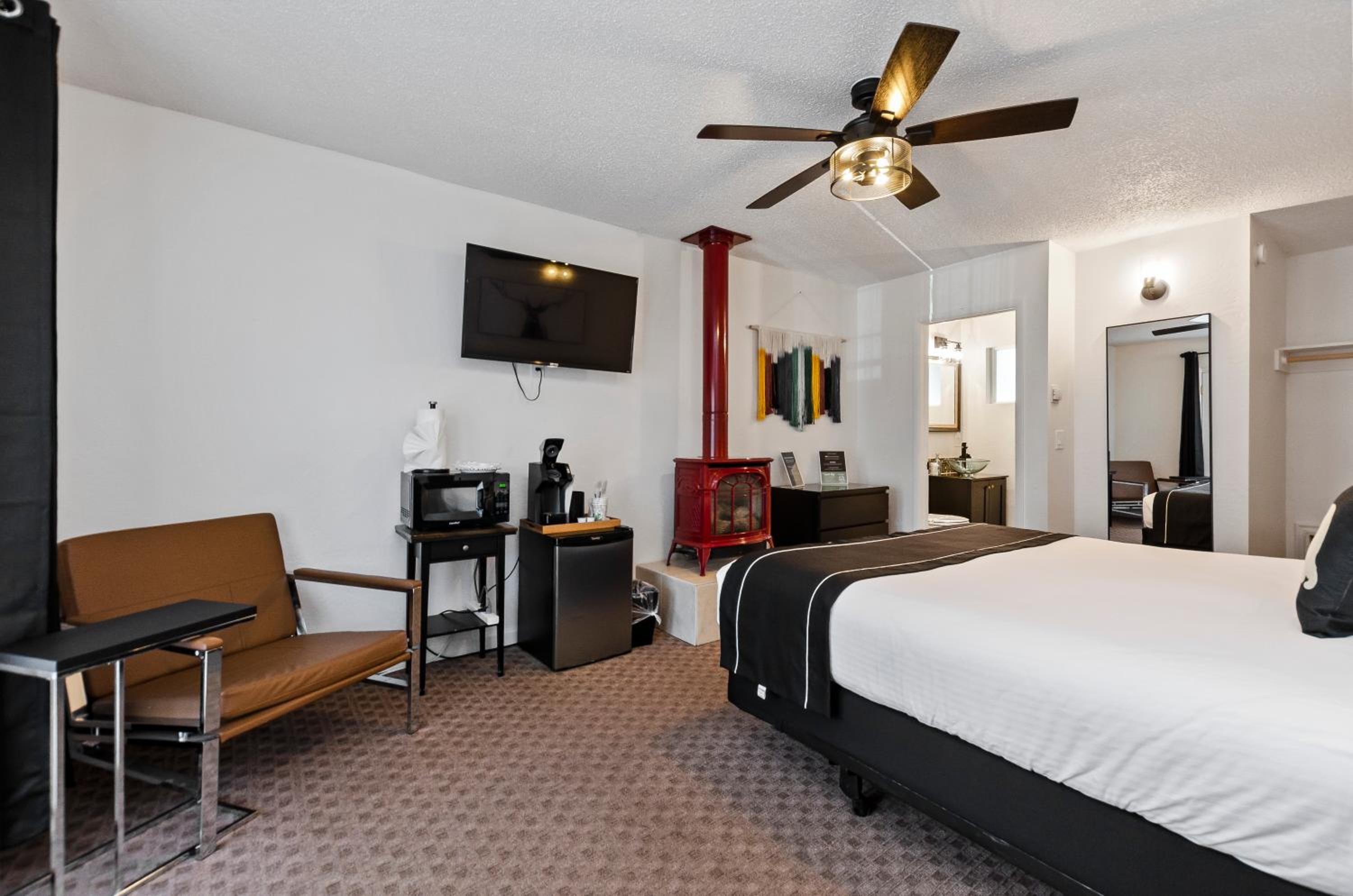 Lake Tahoe Vacations - The Jeffrey Hotel - Property Image 7